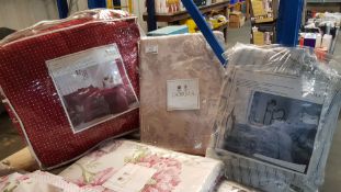 (R11A) Household / Bedding. Approx 21 Items. Mixed Dorma Bedding Items To Include Duvet Sets& Sh