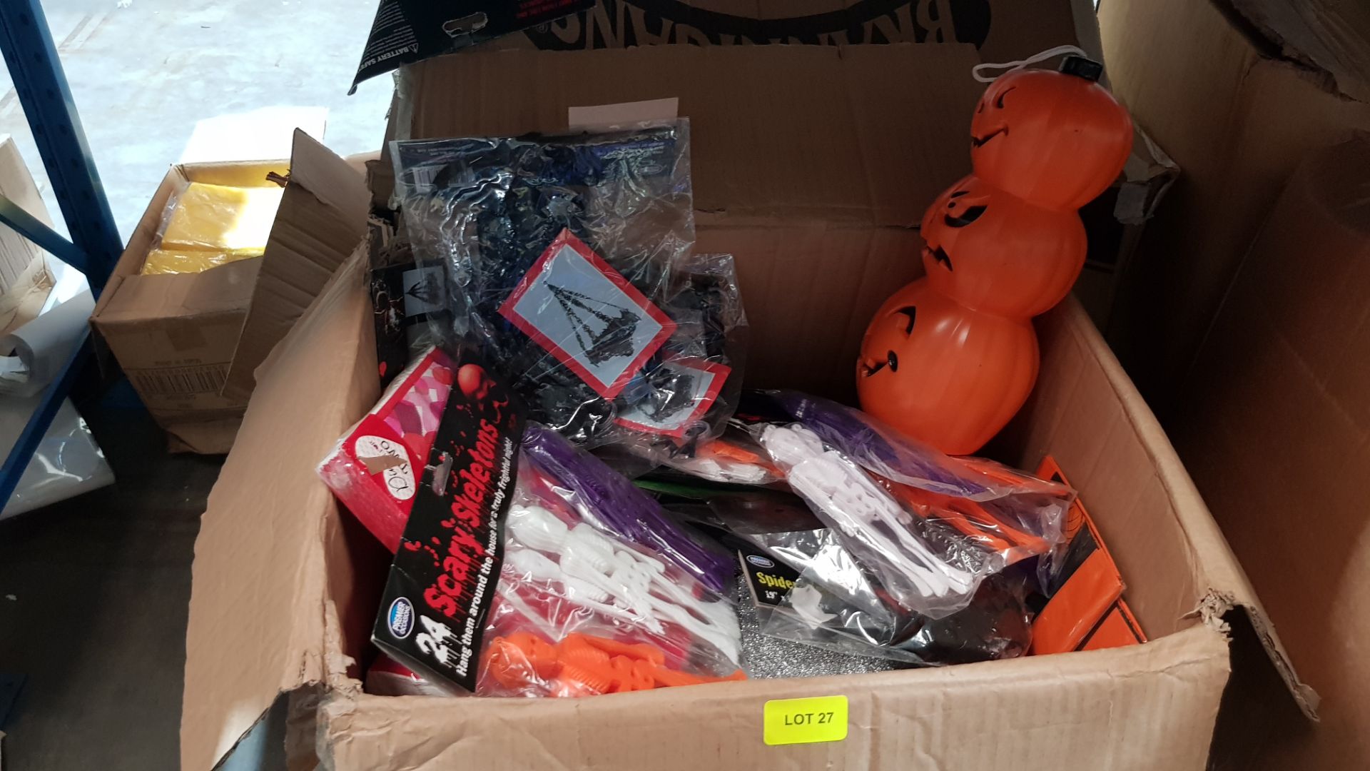 (R6M) Halloween. Contents Of 8 Boxes. A Quantity Of Mixed Halloween Items (All New)