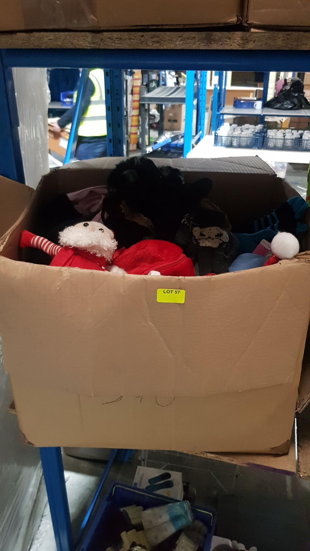 (R10L) Clothing. A Quantity Of Mixed Clothing Items. To Include Hats, Ear Muffs, Thermal Socks & - Image 3 of 3