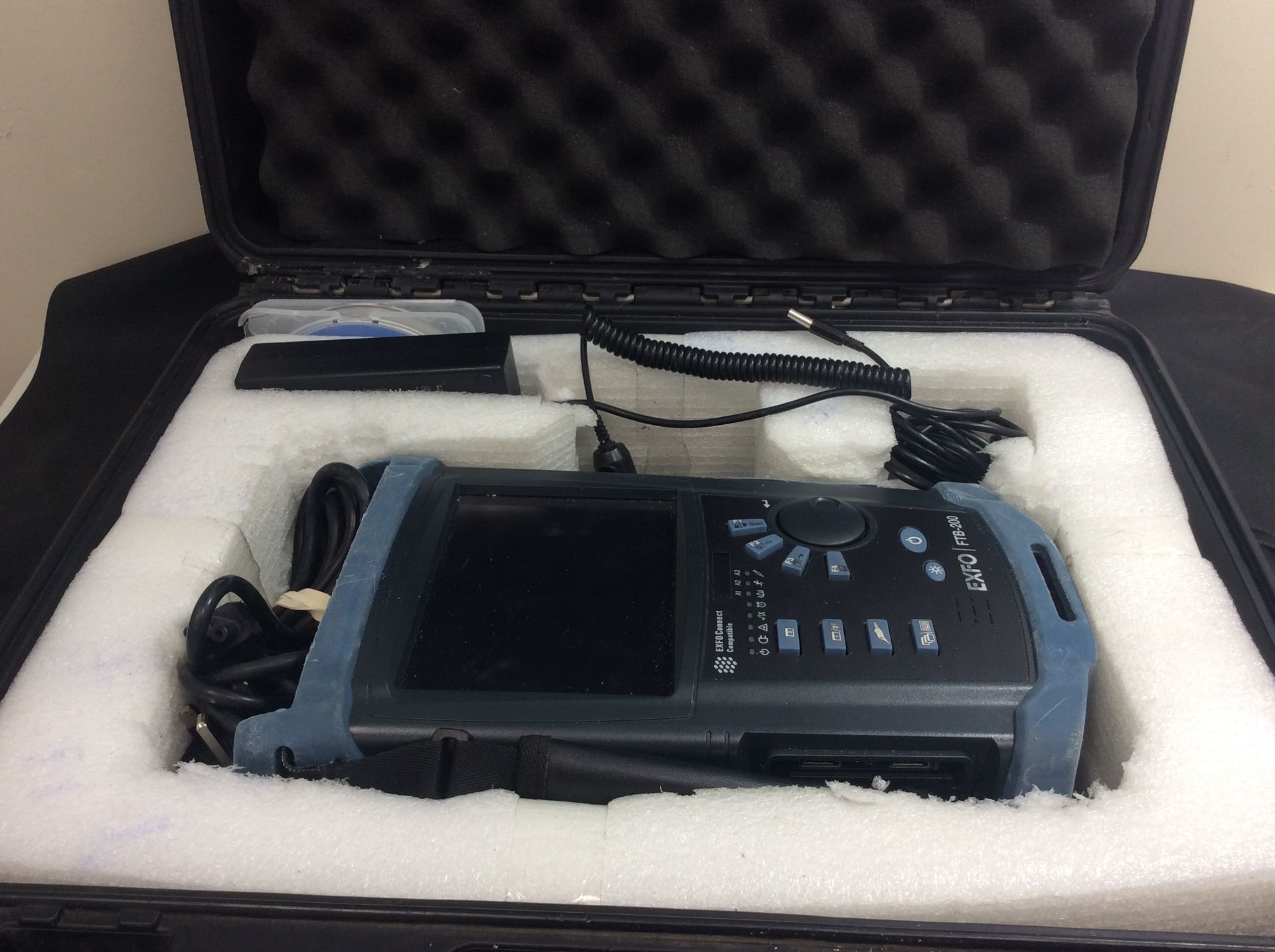 Exfo ftb-200 v2 fiber otdr in peli case