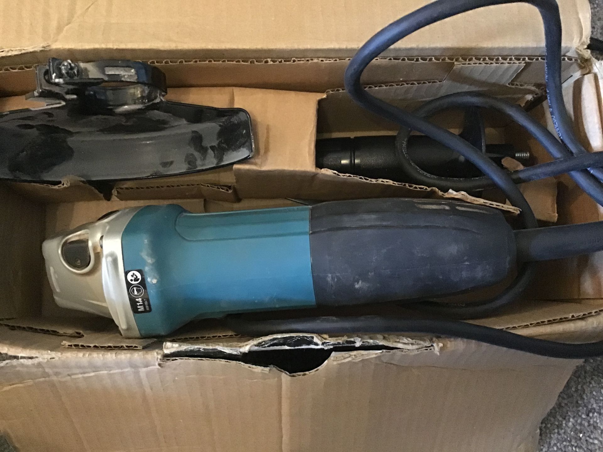 Makita ga5030r 125mm 5” angle grinder