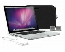 Iluv essential gift pack for 15" macbook air/pro or pc laptop