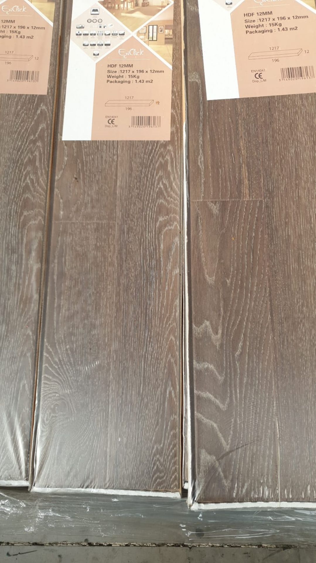 12mm Victoria Oak Laminate Flooring - Image 2 of 2