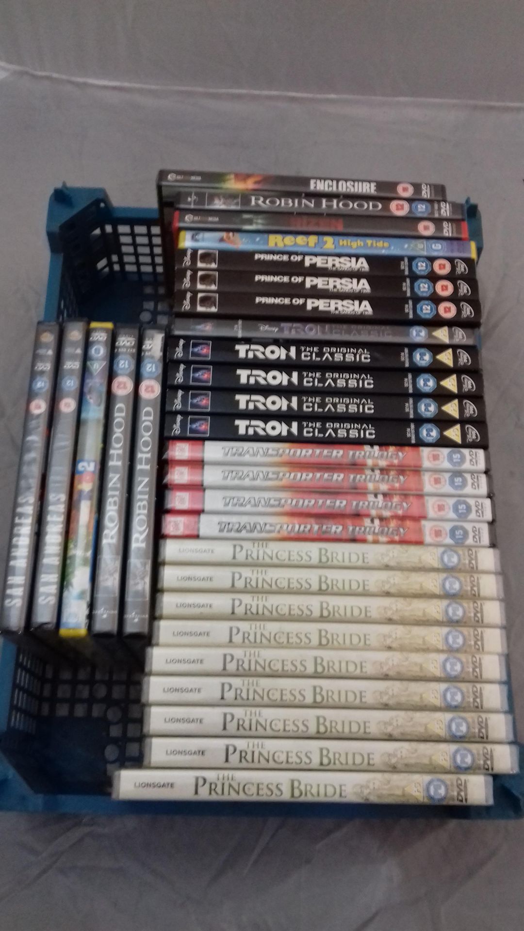 Approx 30 Sealed Dvd’s To Include San Andreas X2, Rio 2, Robin Hood X2.