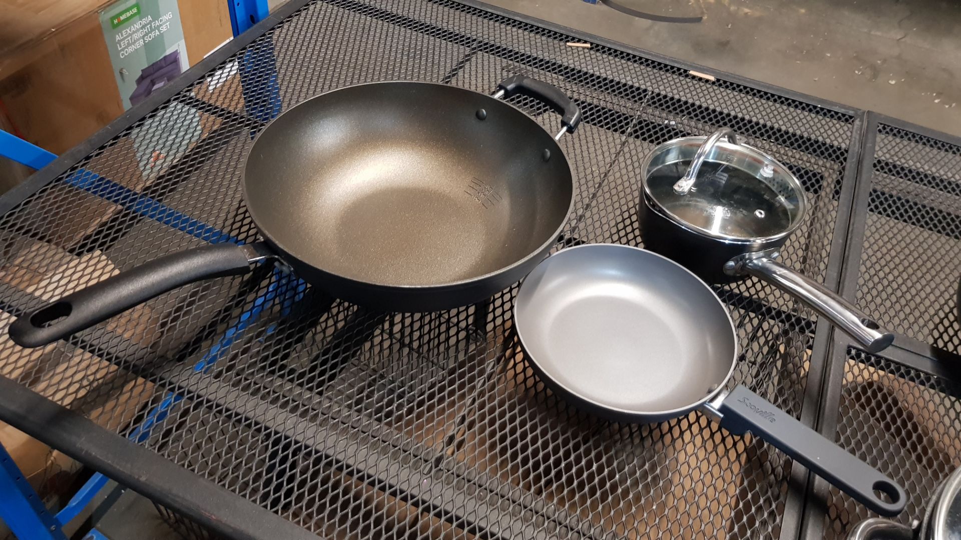 (R5B) Household. 5 X Scoville Never Stick Items. 1 X Large Wok. 1 X Medium Wok, 1 X Large Casserole - Image 2 of 3