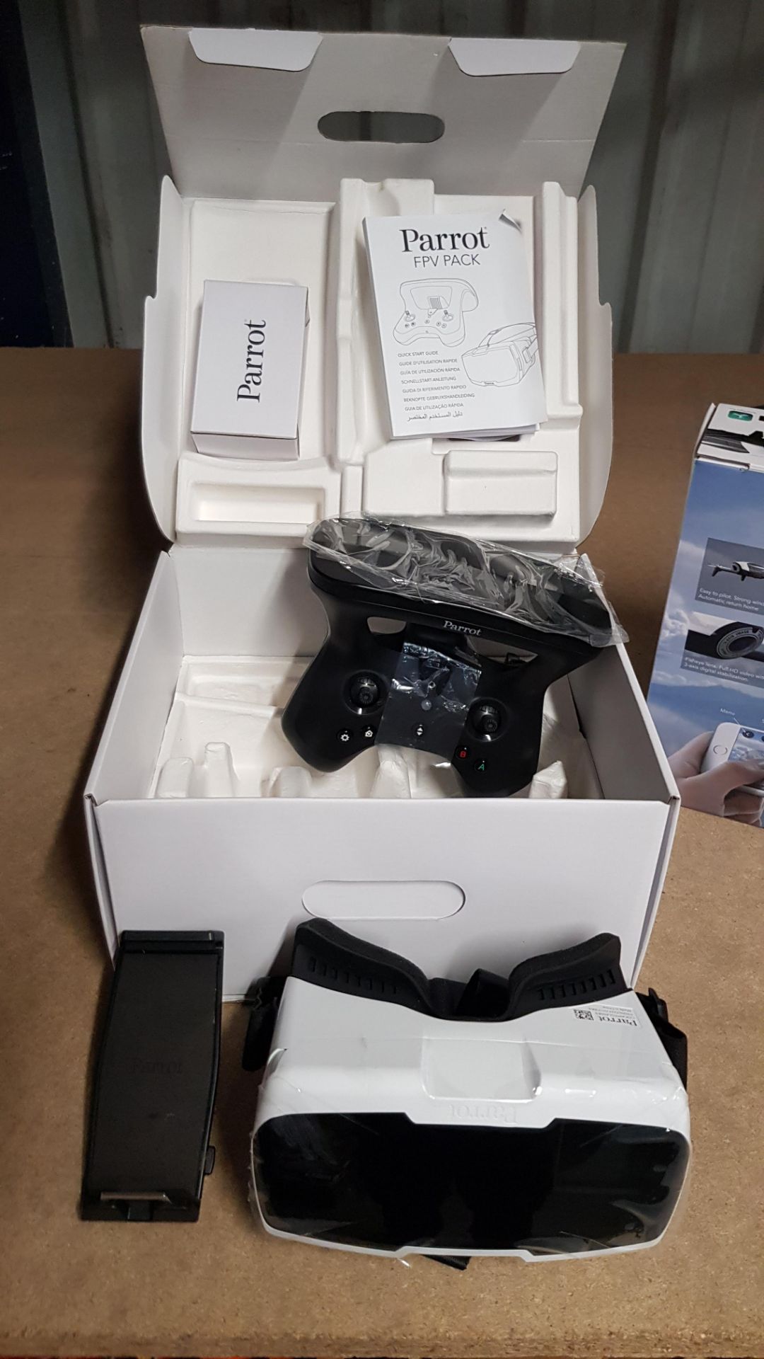 (R13B) 1 X PARROT BEBOP 2 FPV Drone With Virtual Headset (RRP £500) - Image 4 of 9