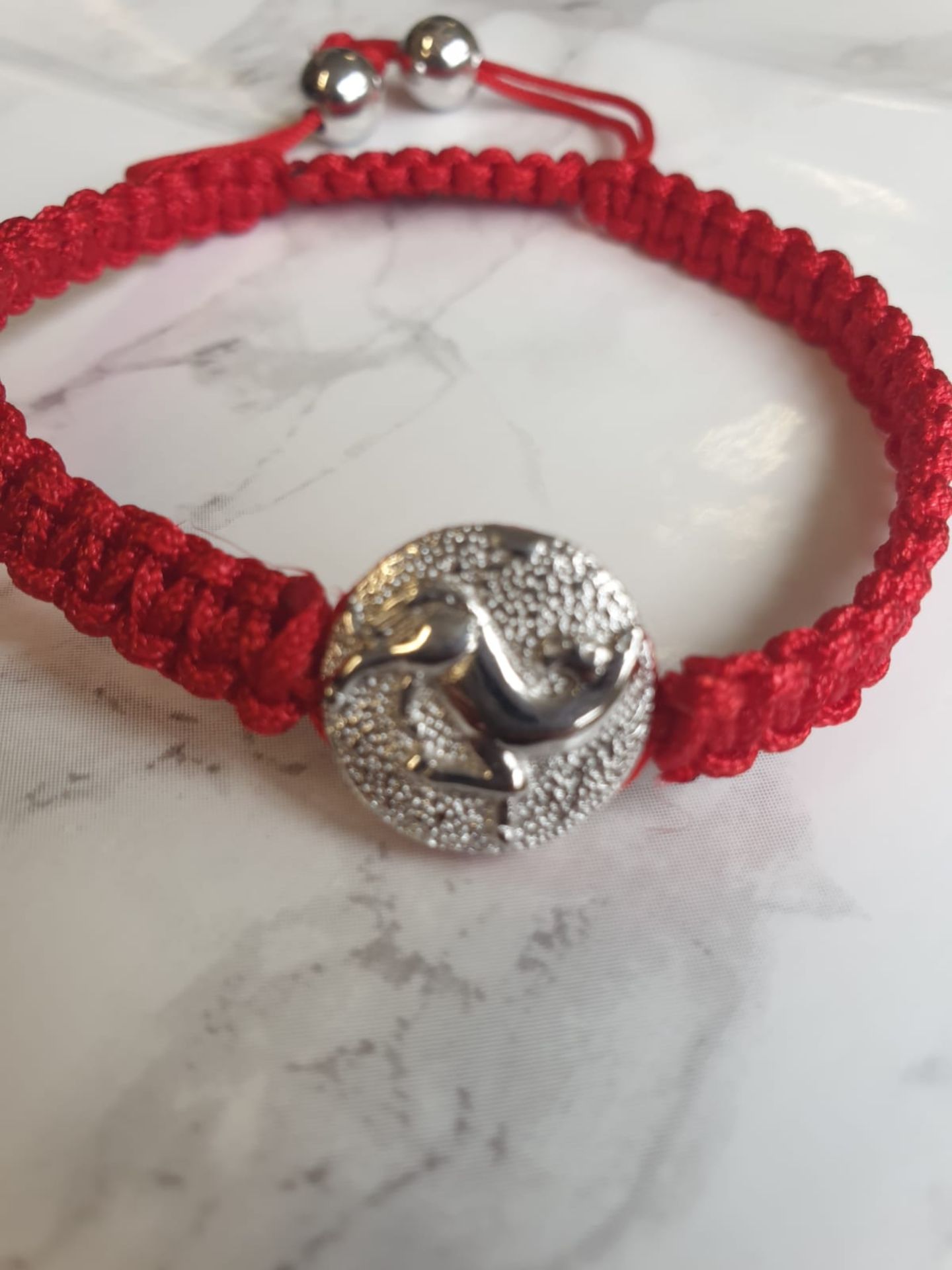 18 x Chinese Zodiac Animal Year Adjustable Beaded Bracelet Red Horse With Silver Bead Ends - Image 2 of 6