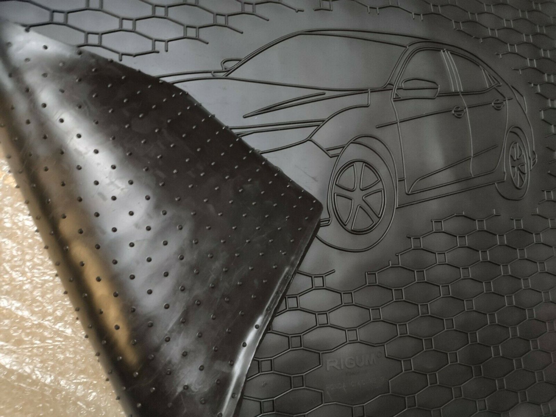 Rigum Premium Tailored Rubber Boot Mat Liner - Honda Civic X Hatchback 2017-2020 - Image 3 of 3