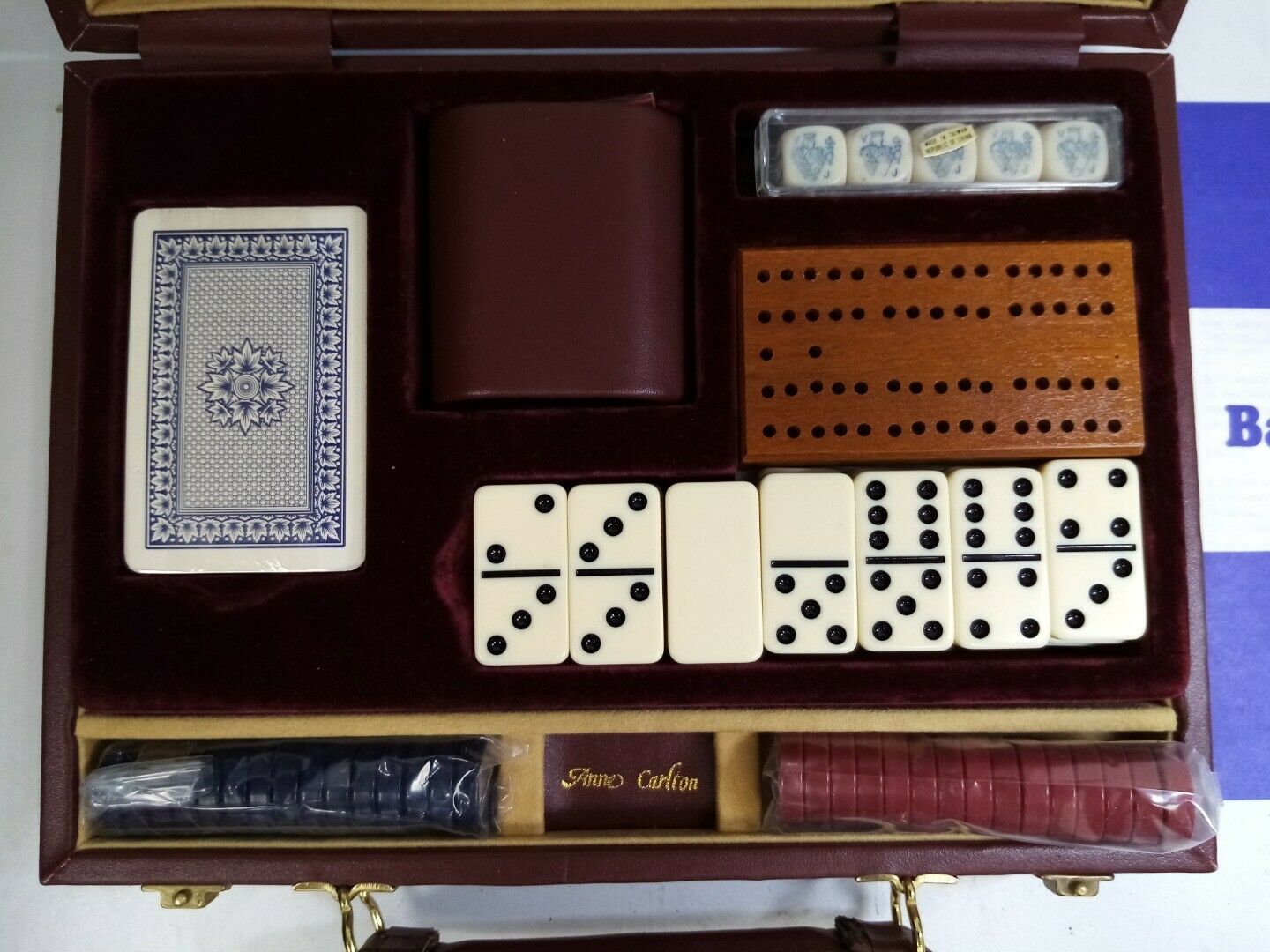 UNUSED ANNE CARLTON TRADITIONAL GAME SET IN CASE - Image 2 of 5