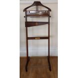 Corby of Windsor Gentleman's Versatile Valet. Mid 20th Century. Excellent Condition