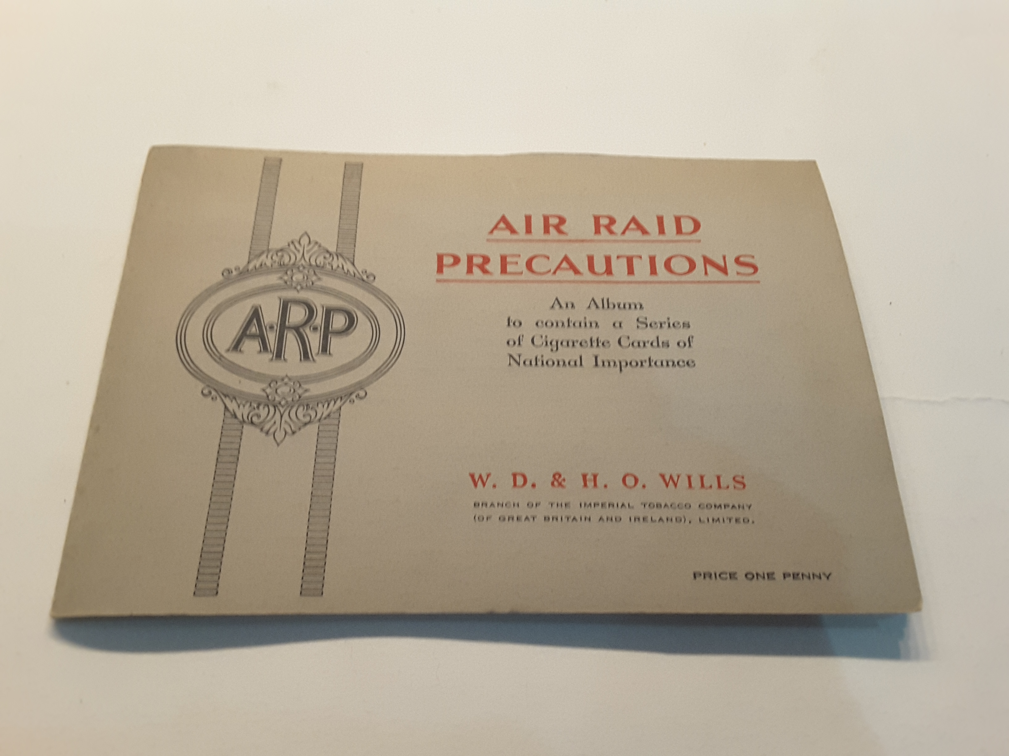 WD & HO WILLS CIGARETTE CARD ALBUM 1938 - AIR RAID PRECAUTIONS