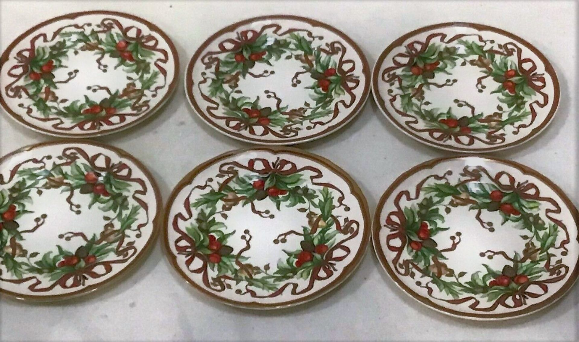 A SET OF 6 TIFFANY SALAD/DESSERT 'GARLAND HOLIDAY' PLATES - Image 3 of 6