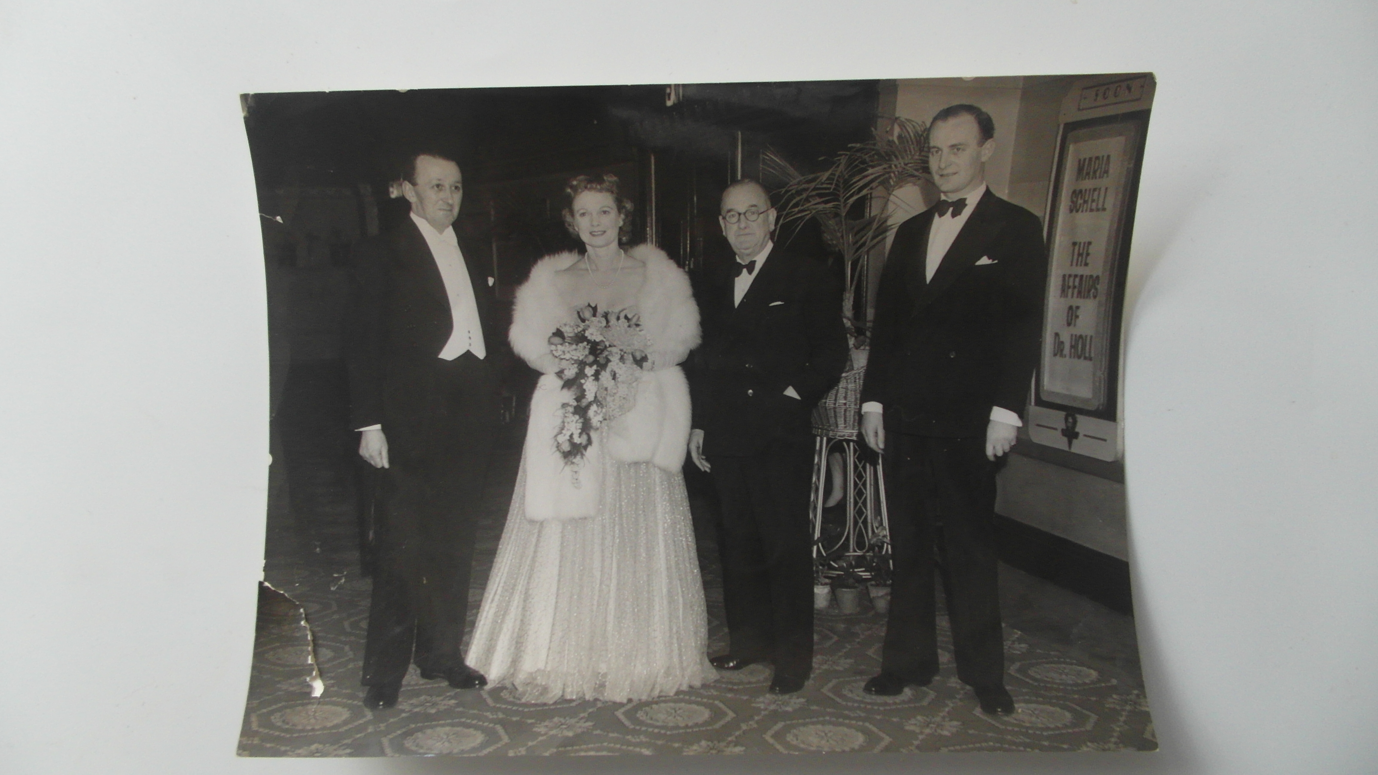 SIGNED & DEDICATED PHOTO OF DAME ANNA NEAGLE OLUS 2 OTHERS - Image 3 of 4