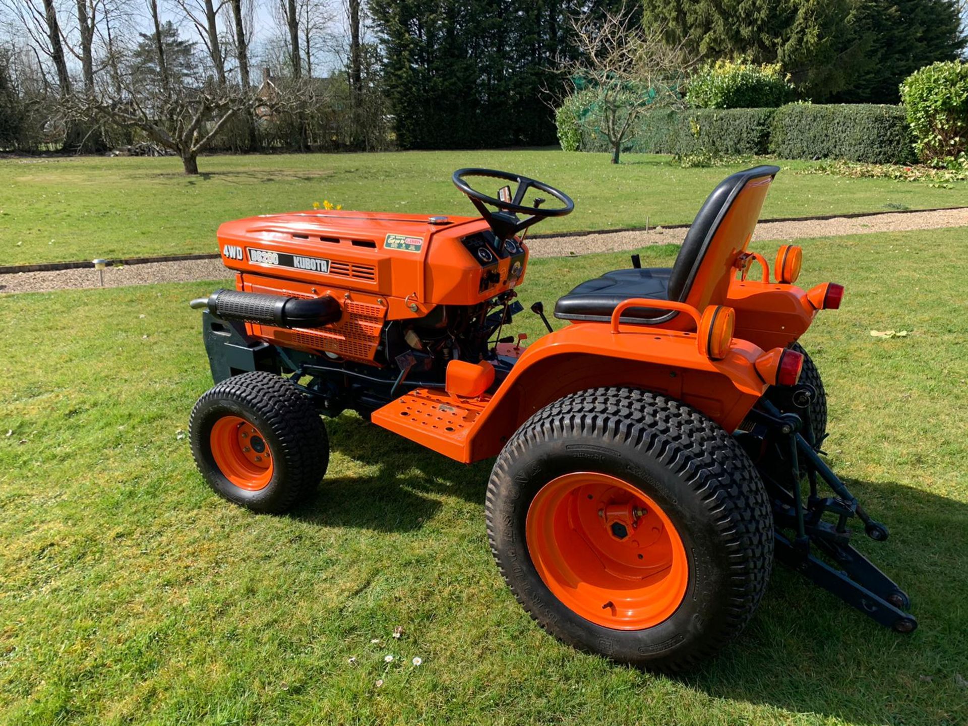 Kubota B6200. Compact tractor 4x4 - Image 5 of 6