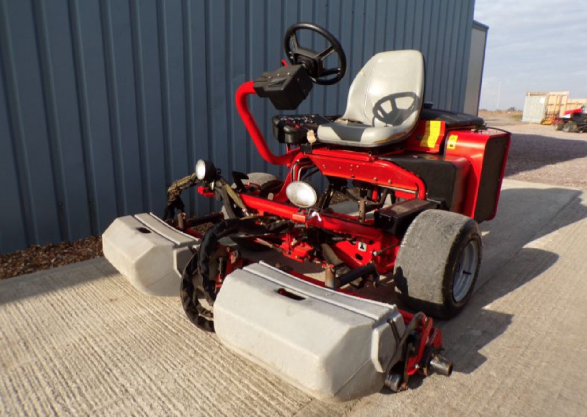 JACOBSEN G PLEX III RIDE ON GREENS MOWER - Image 3 of 6