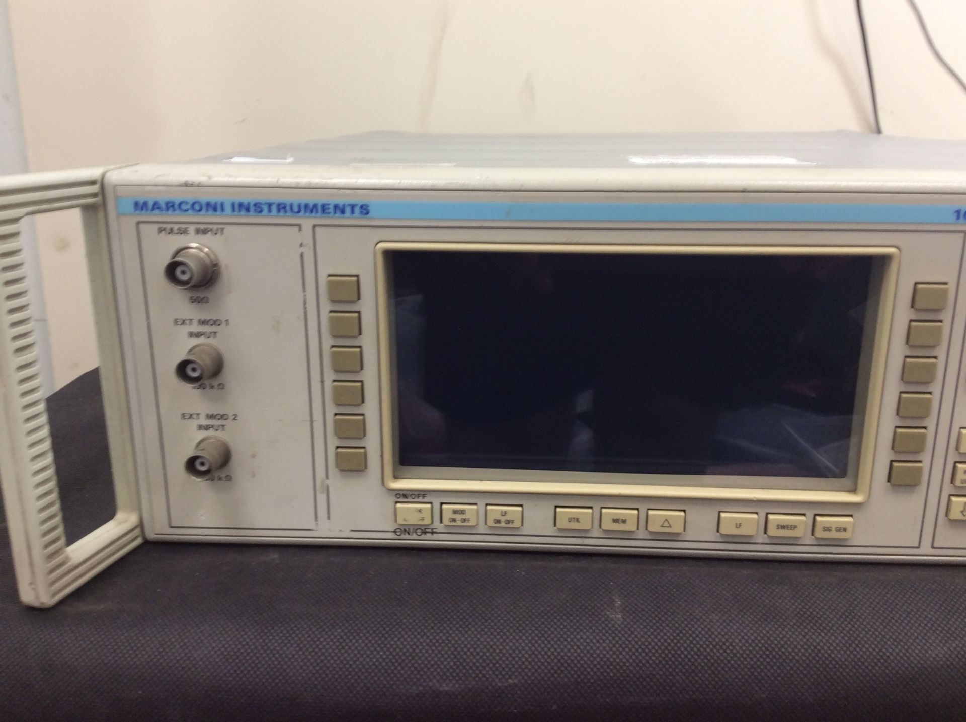 Marconi 2042 low noise signal generator - Image 3 of 3