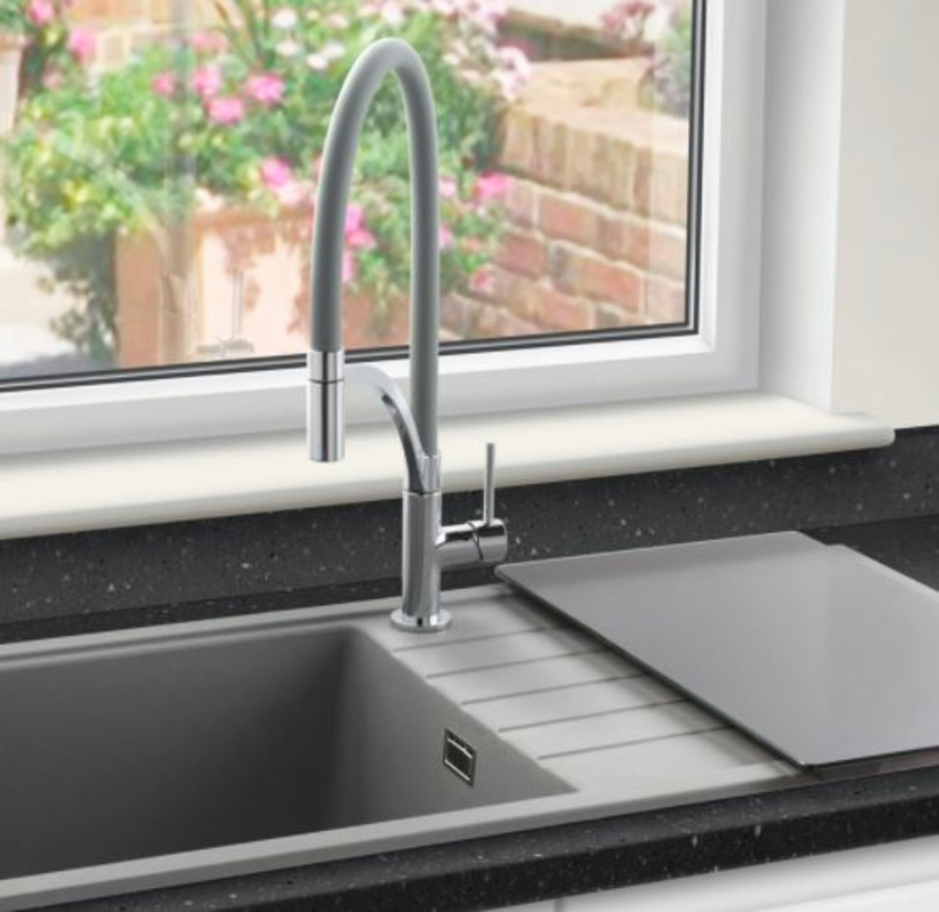 Schon WRAS Lomond Pull Out Spray Tap With Grey Hose HP929PVGG RRP £219. - Image 2 of 3
