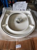 Wharfe D Shaped Soft Close Toilet Seat RRP £89 DSC07