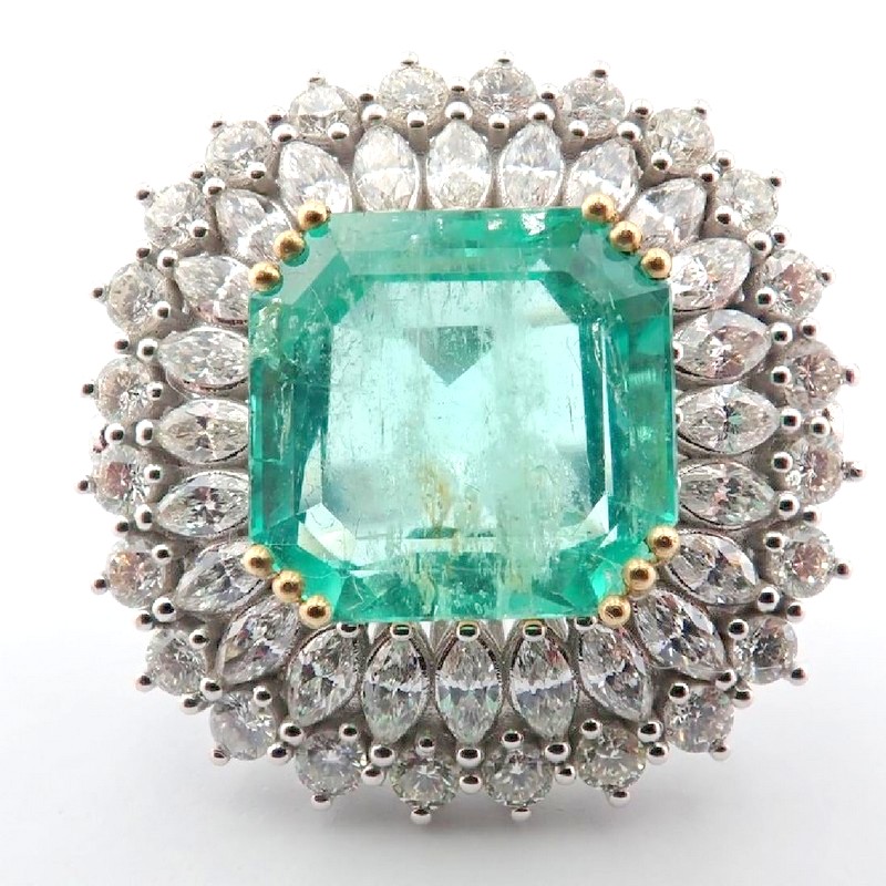 18K Large Emerald and Diamond Cluster Ring (16,58 Ct.) - Image 6 of 8