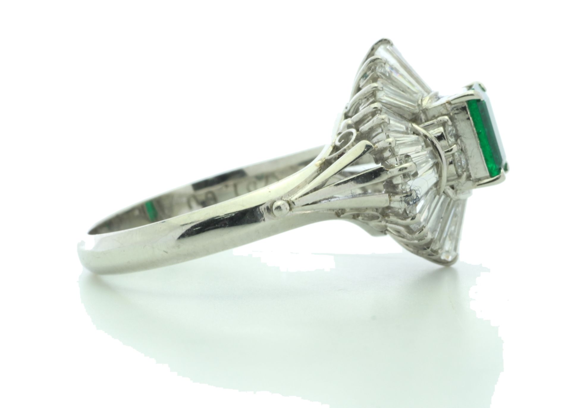 Platinum Cluster Diamond And Emerald Ring (0.37) 1.00 Carats - Image 4 of 5