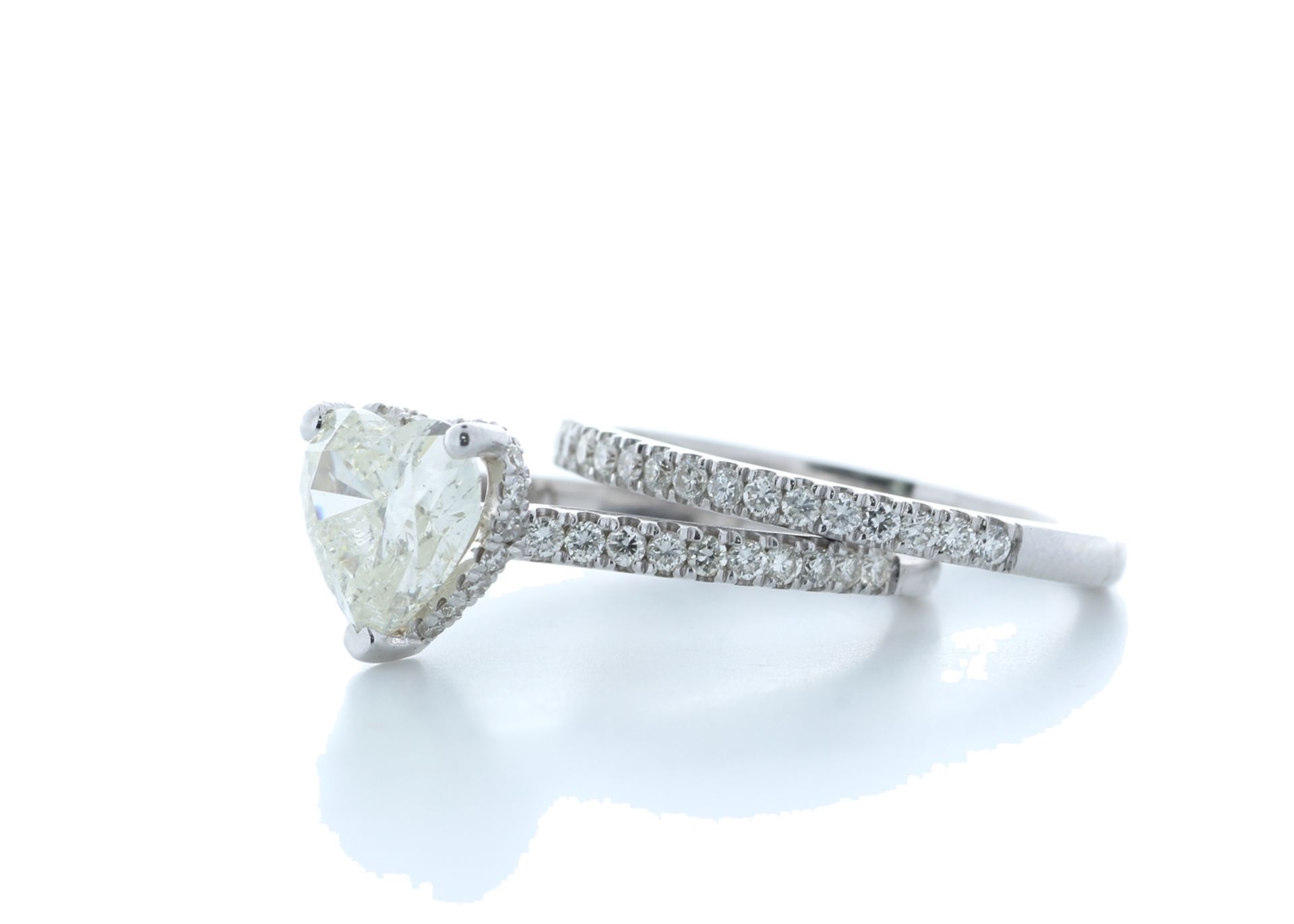 18ct White Gold Heart Shape Diamond Ring With Matching Band 2.22 (1.60) Carats - Image 2 of 5