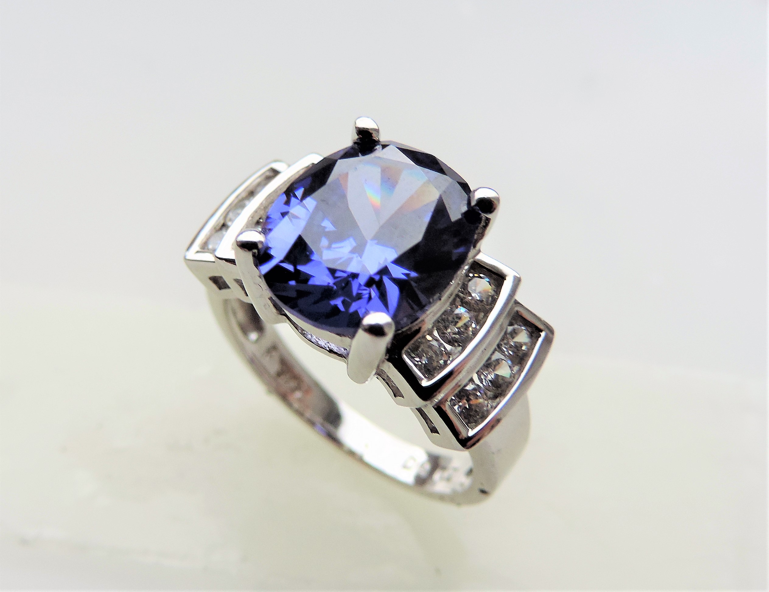 Sterling Silver Tanzanite & Diamonique Dress Ring - Image 4 of 5