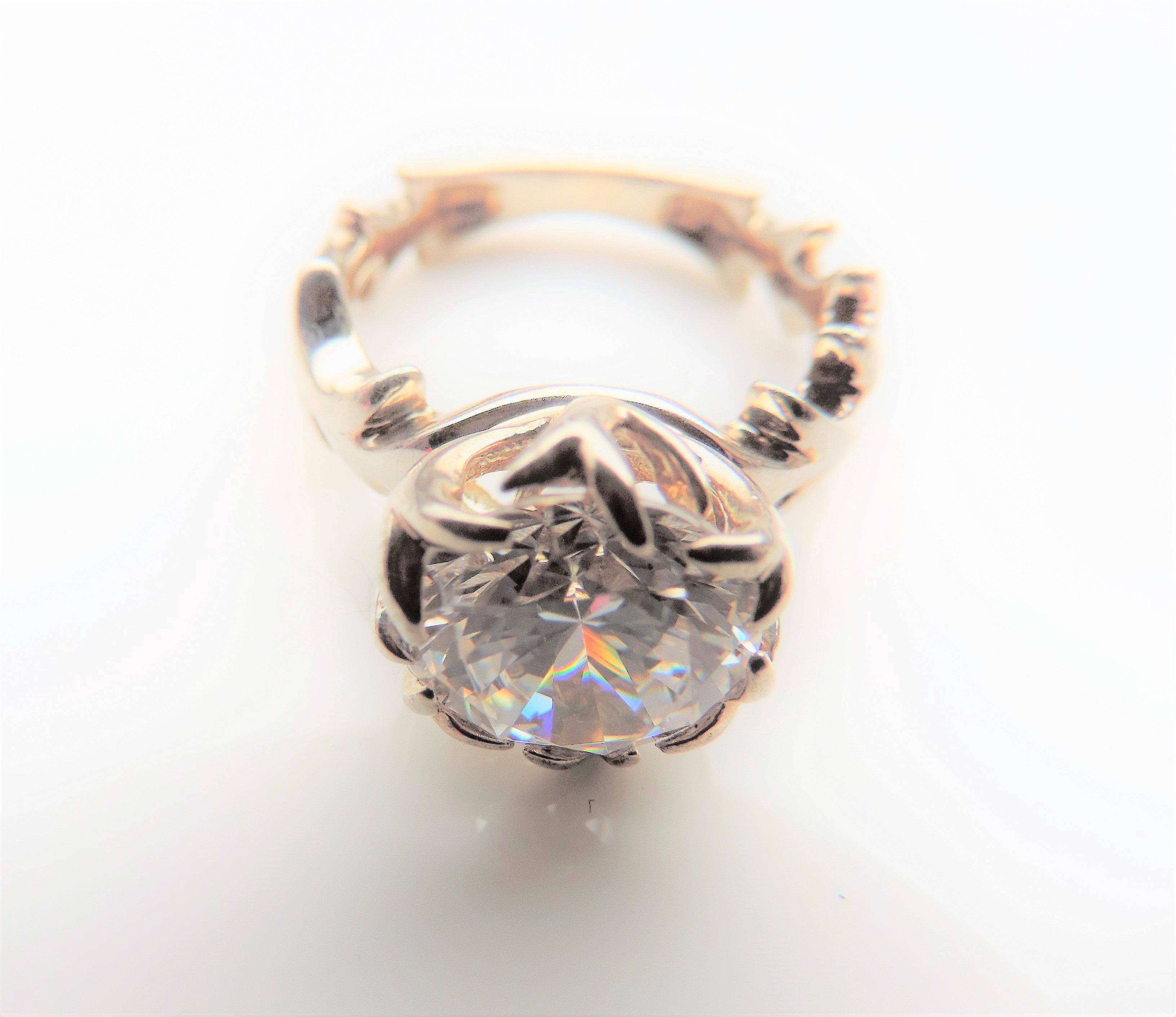 Sterling Silver 3.5 carat CZ Statement Modernist Ring - Image 3 of 4