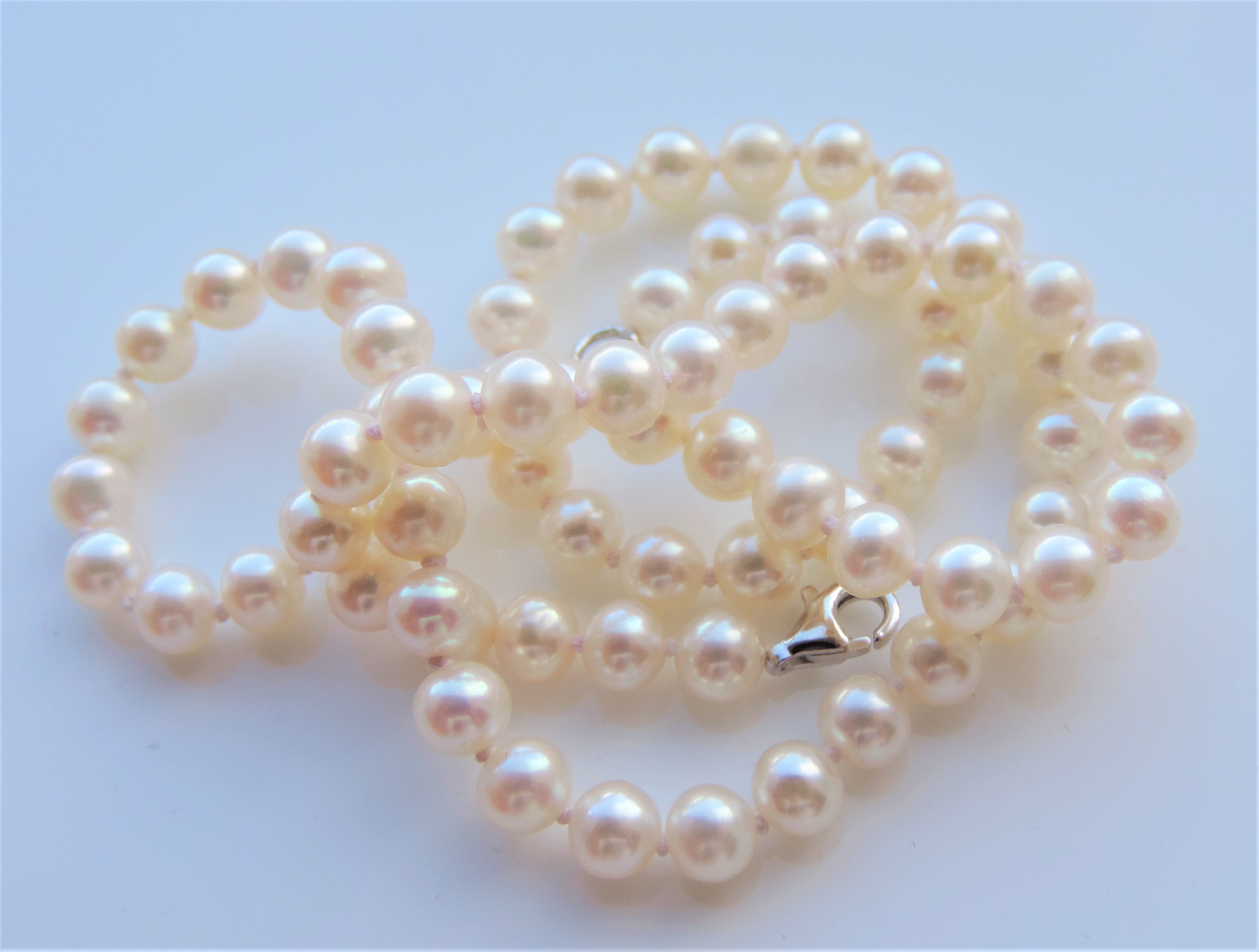 17 inch Cultured Pearl Necklace 75 x 5mm Pearls Silver Clasp - Image 3 of 3