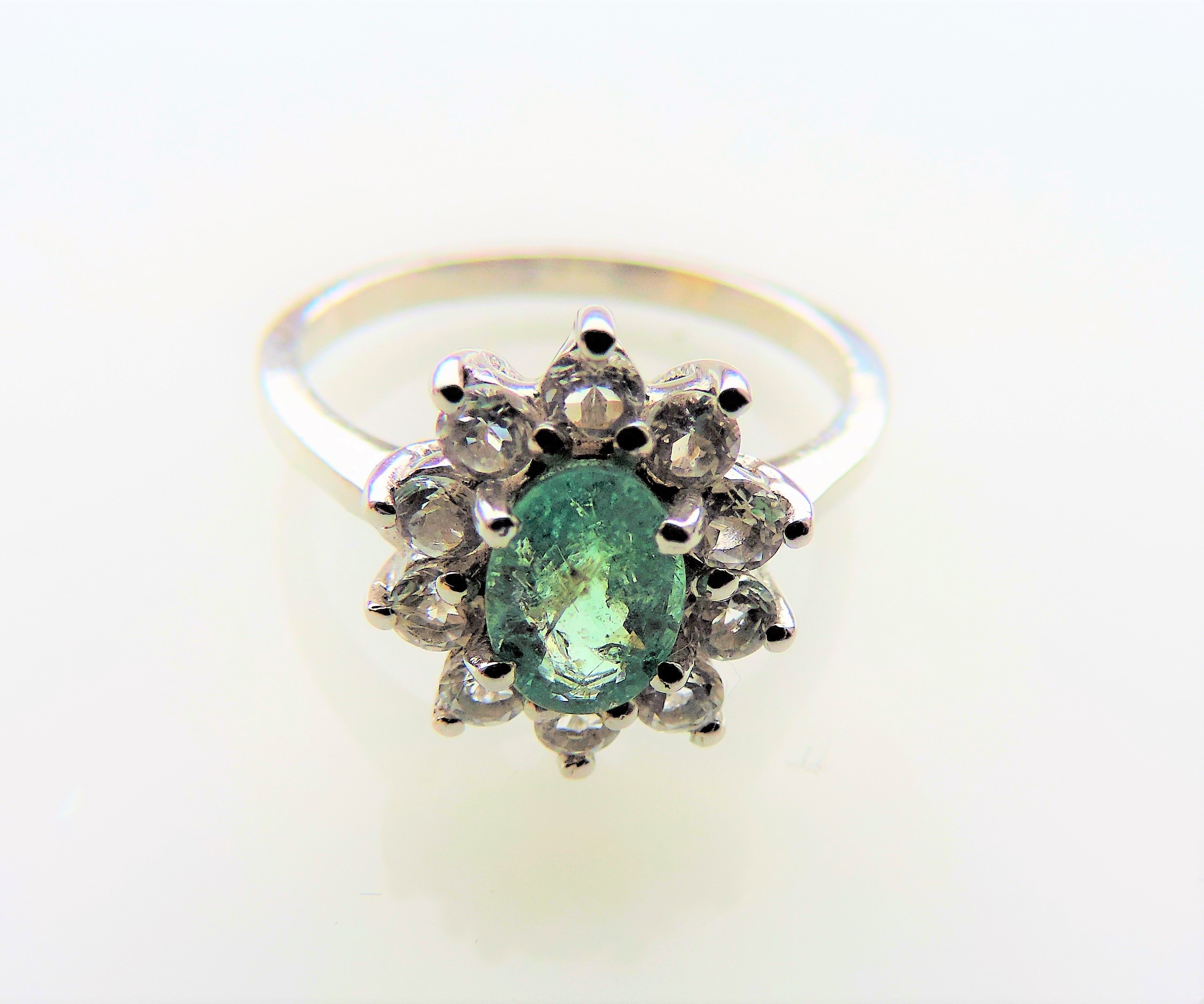 1.5 carat Green and White Topaz Ring - Image 5 of 6