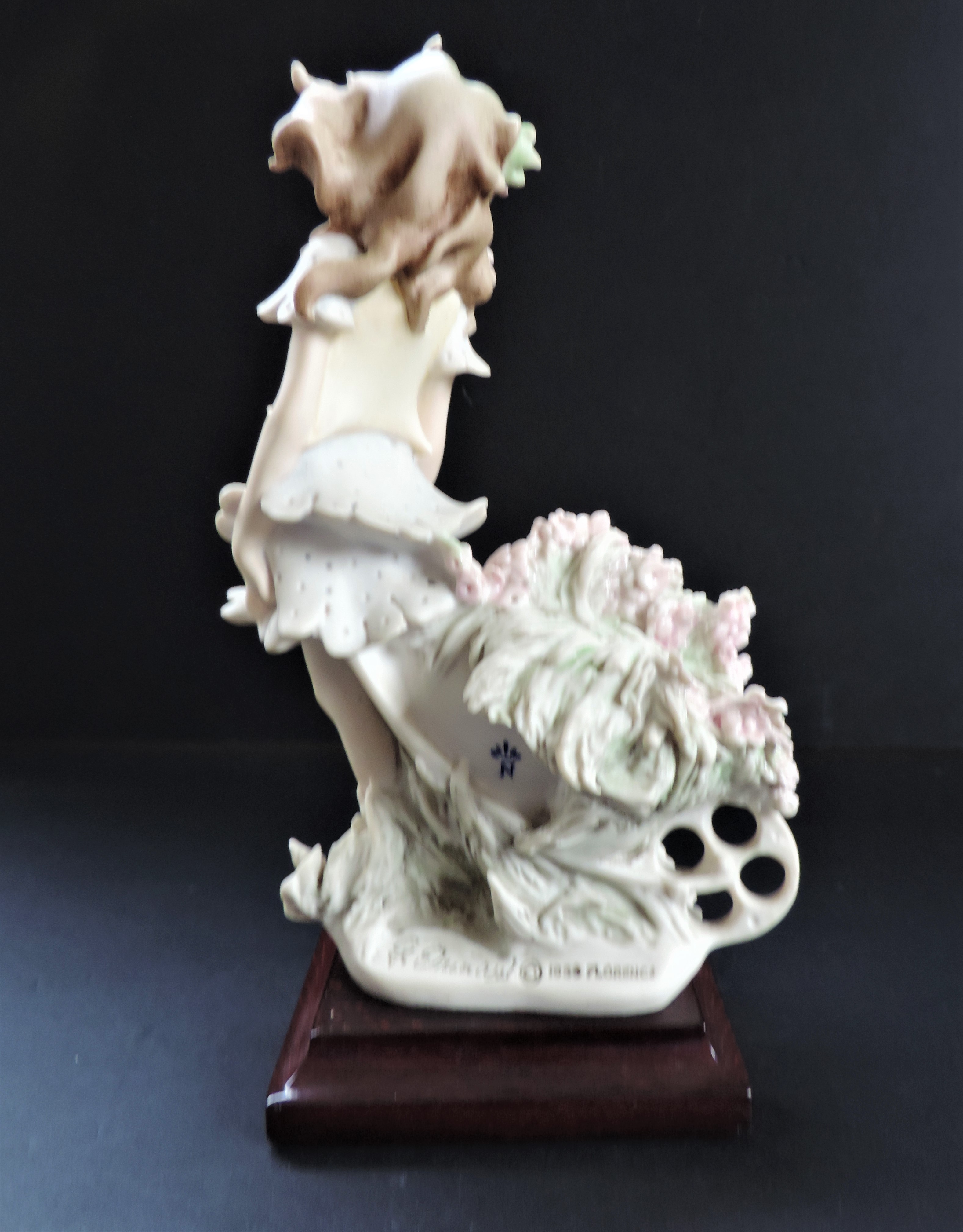 Vintage Capodimonte Figurine Flowers Feast Girl with Cart - Image 3 of 5