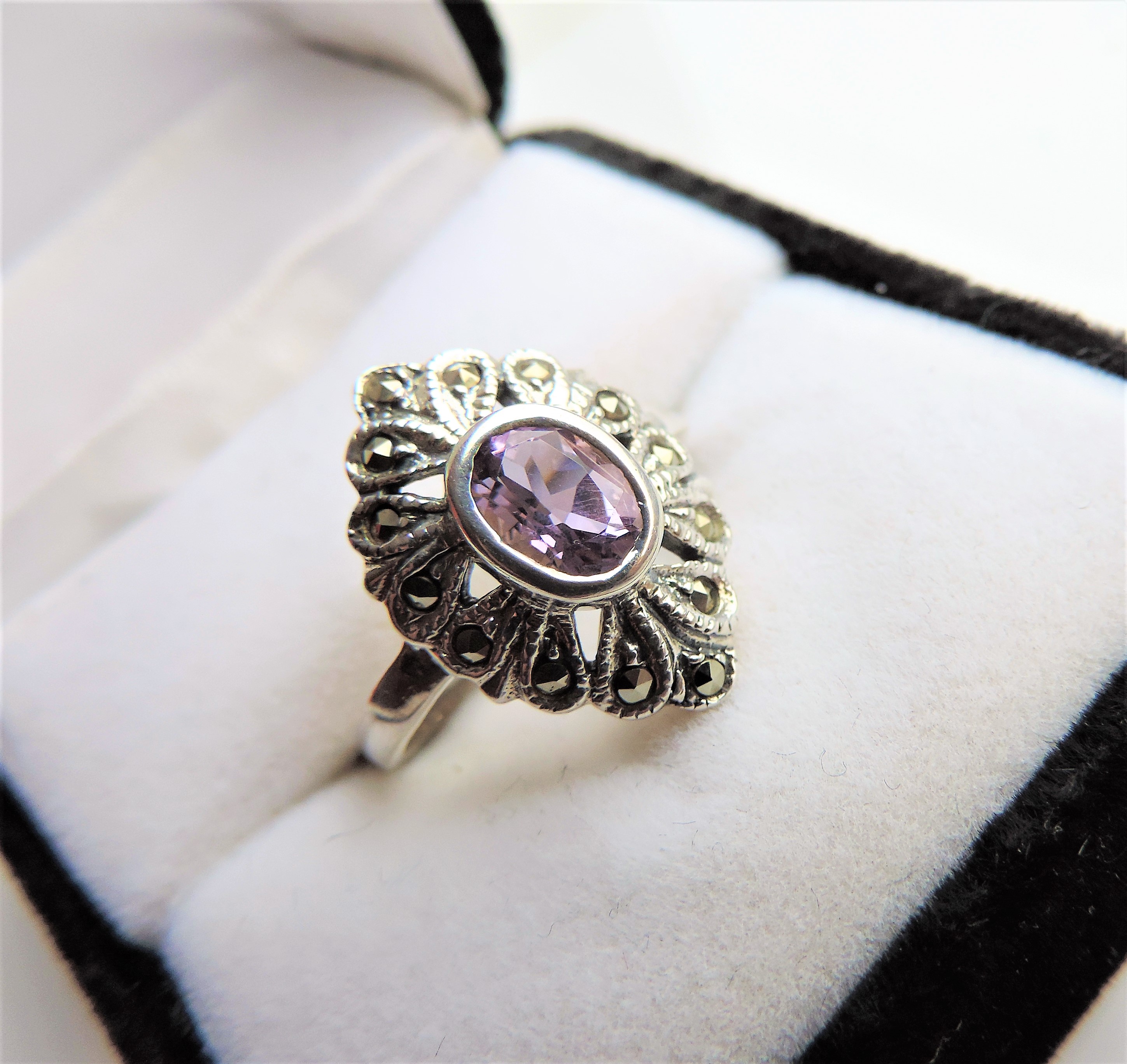 Amethyst & Marcasite Ring in Sterling Silver - Image 3 of 3