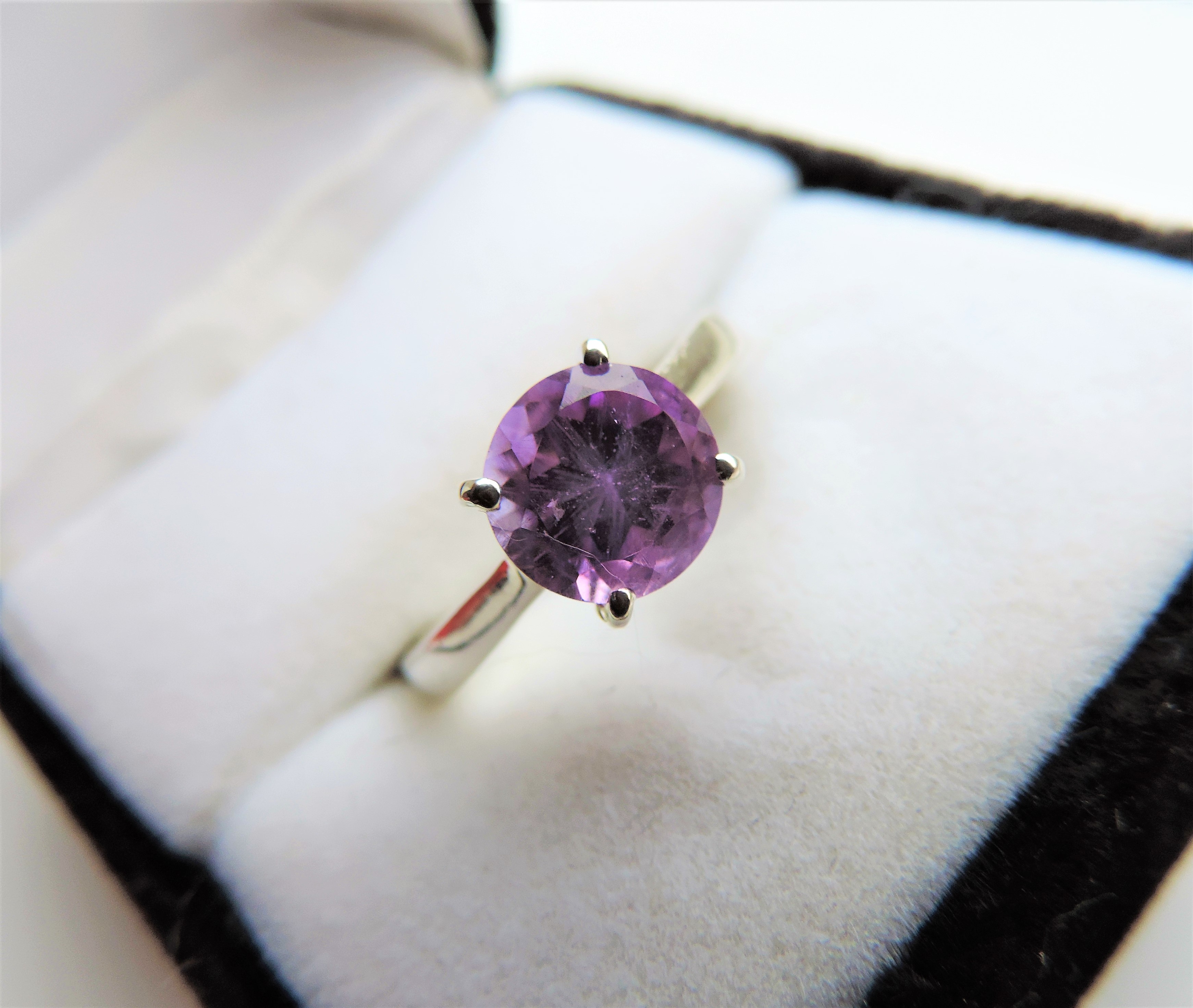 Sterling Silver 1.3 carat Amethyst Ring