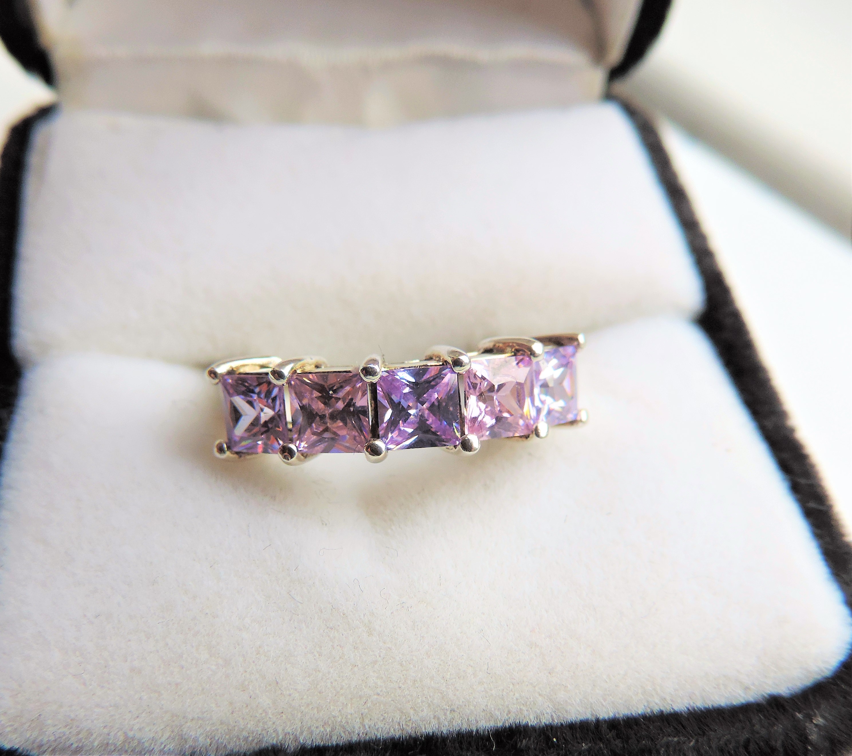 3.75 carat Amethyst & Pink Topaz Ring in Sterling Silver - Image 3 of 4