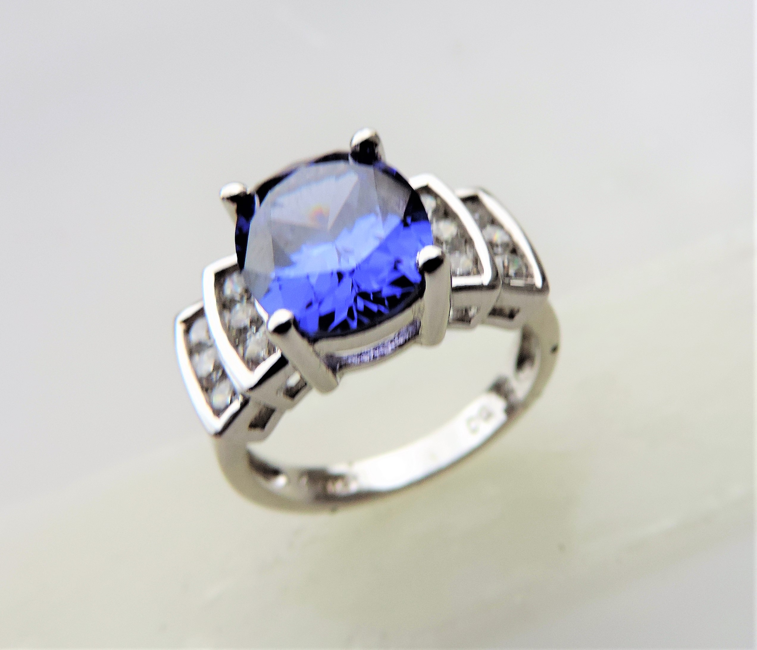 Sterling Silver Tanzanite & Diamonique Dress Ring - Image 3 of 5