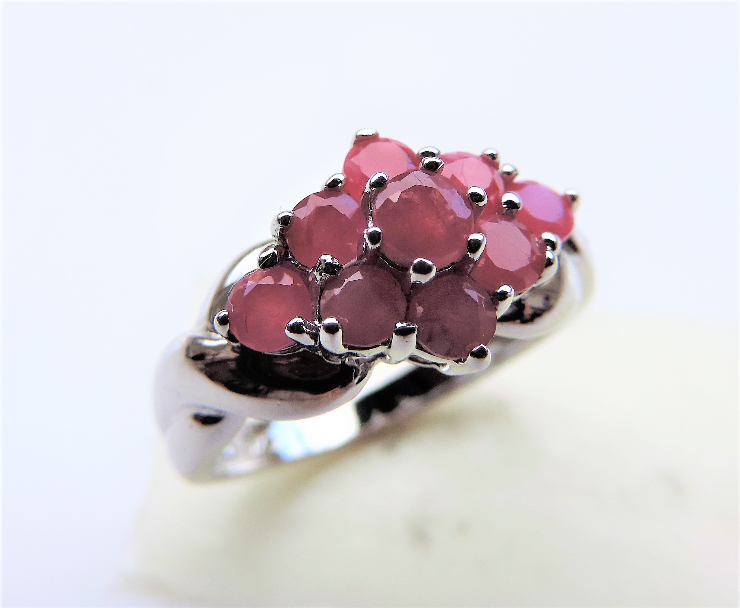 Sterling Silver 1.35 carat Ruby Cluster Ring - Image 2 of 6