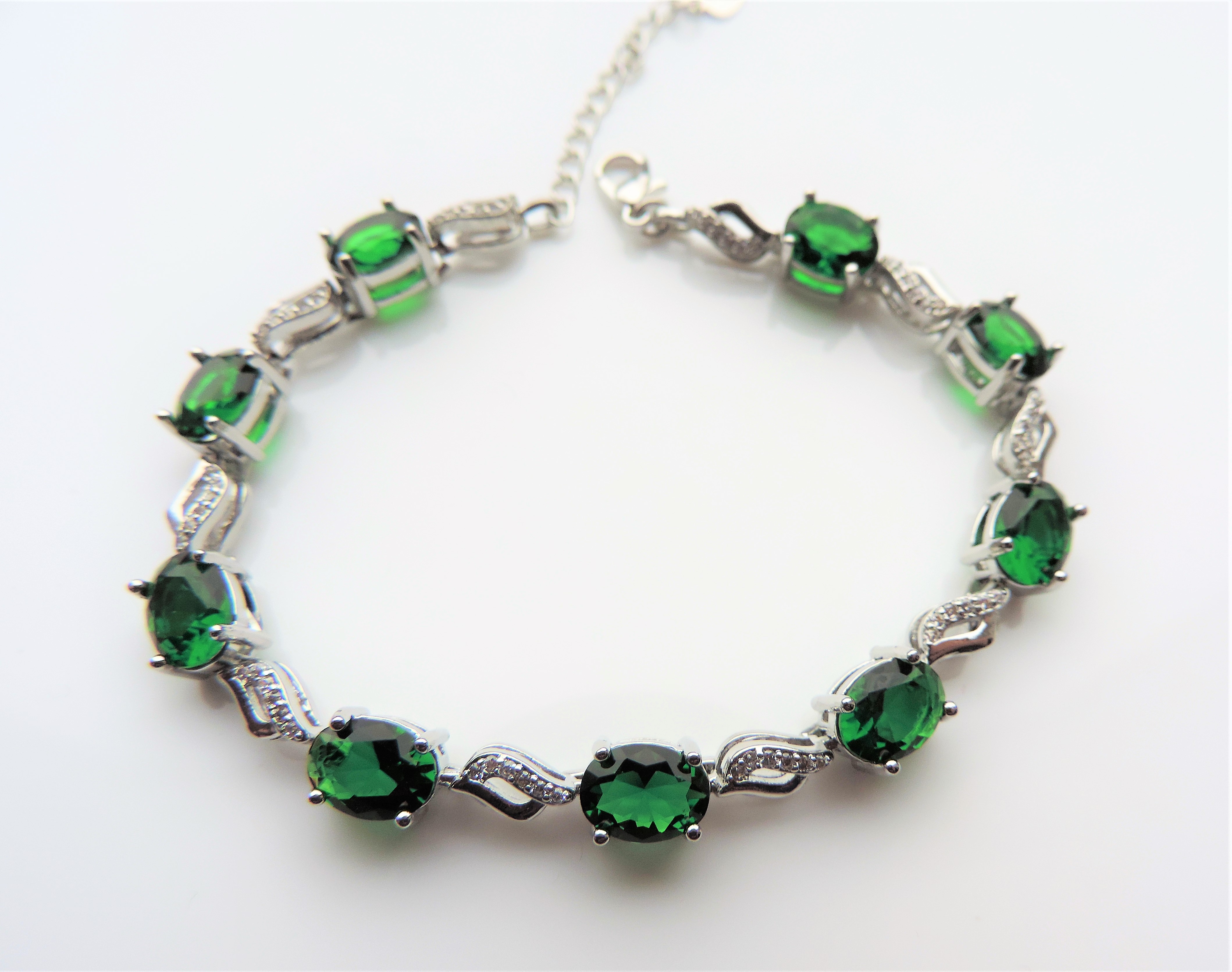 Sterling Silver 9 carat Green Diopside Tennis Bracelet - Image 2 of 4