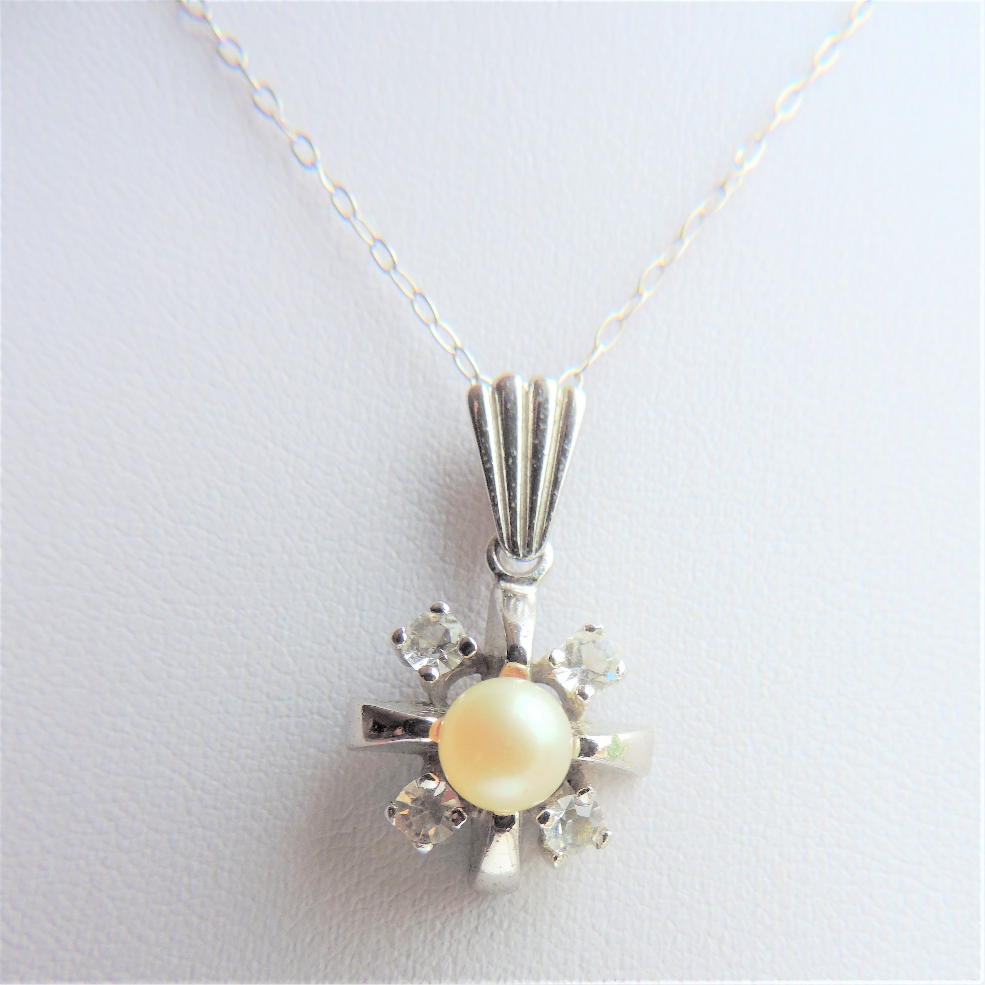 Sterling Silver Pearl Pendant Necklace - Image 2 of 3