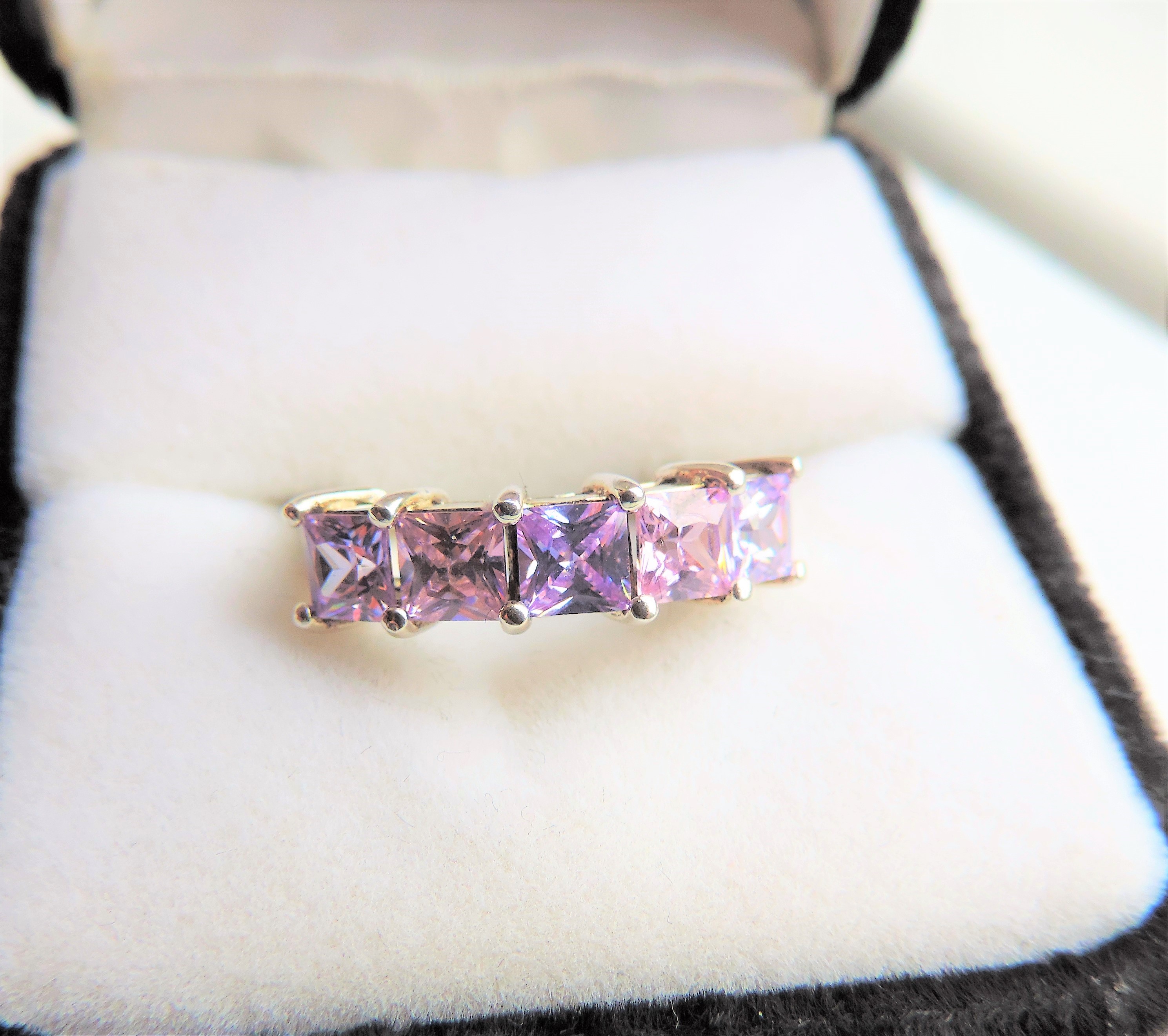 3.75 carat Amethyst & Pink Topaz Ring in Sterling Silver - Image 4 of 4