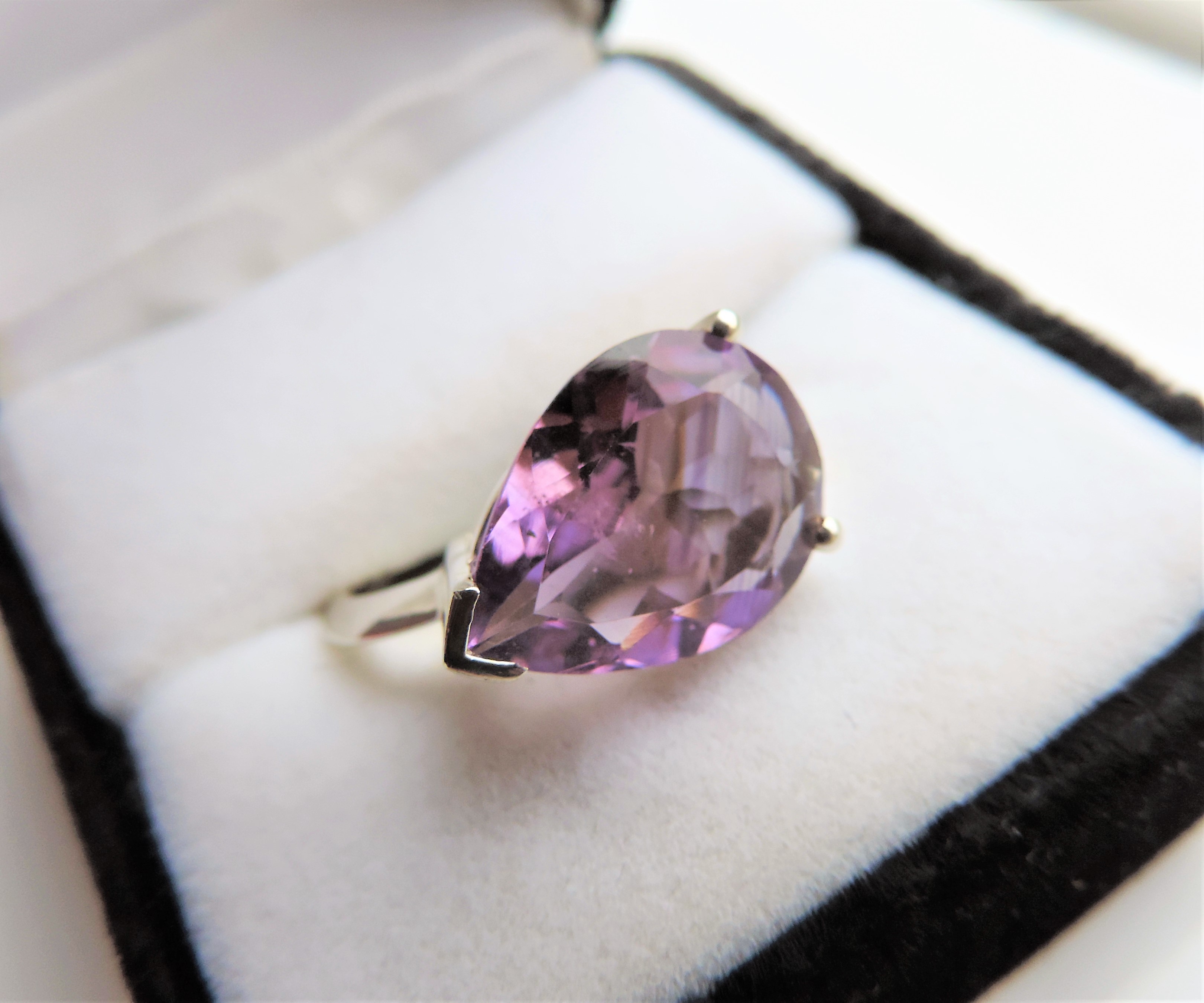 Sterling Silver Ring 5 carat Amethyst Modernist Statement Ring - Image 2 of 4