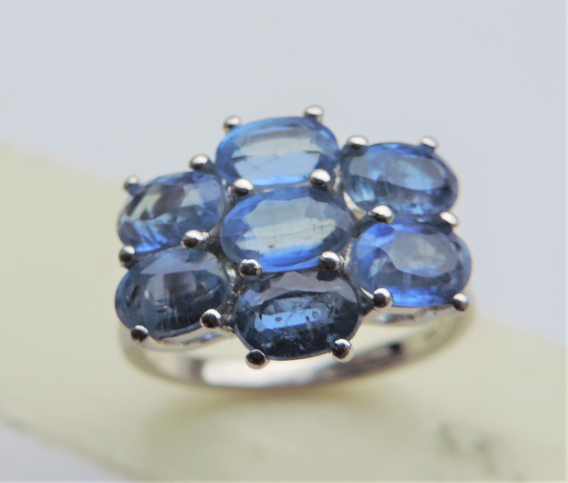 Sterling SIlver 2.88 carat Tanzanite Ring - Image 2 of 3