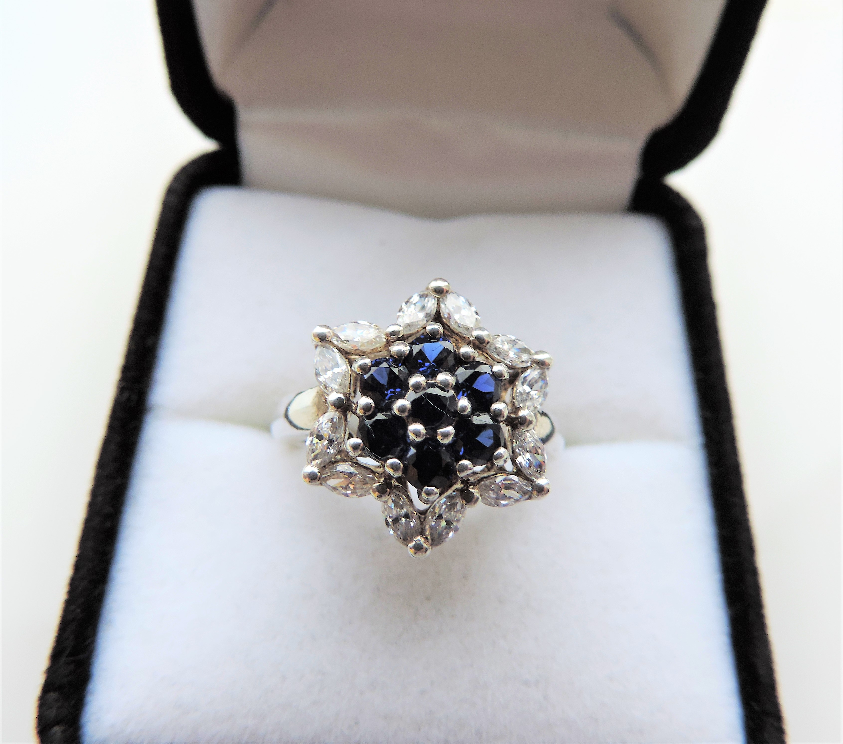 Sterling Silver Sapphire Cluster Ring - Image 6 of 6