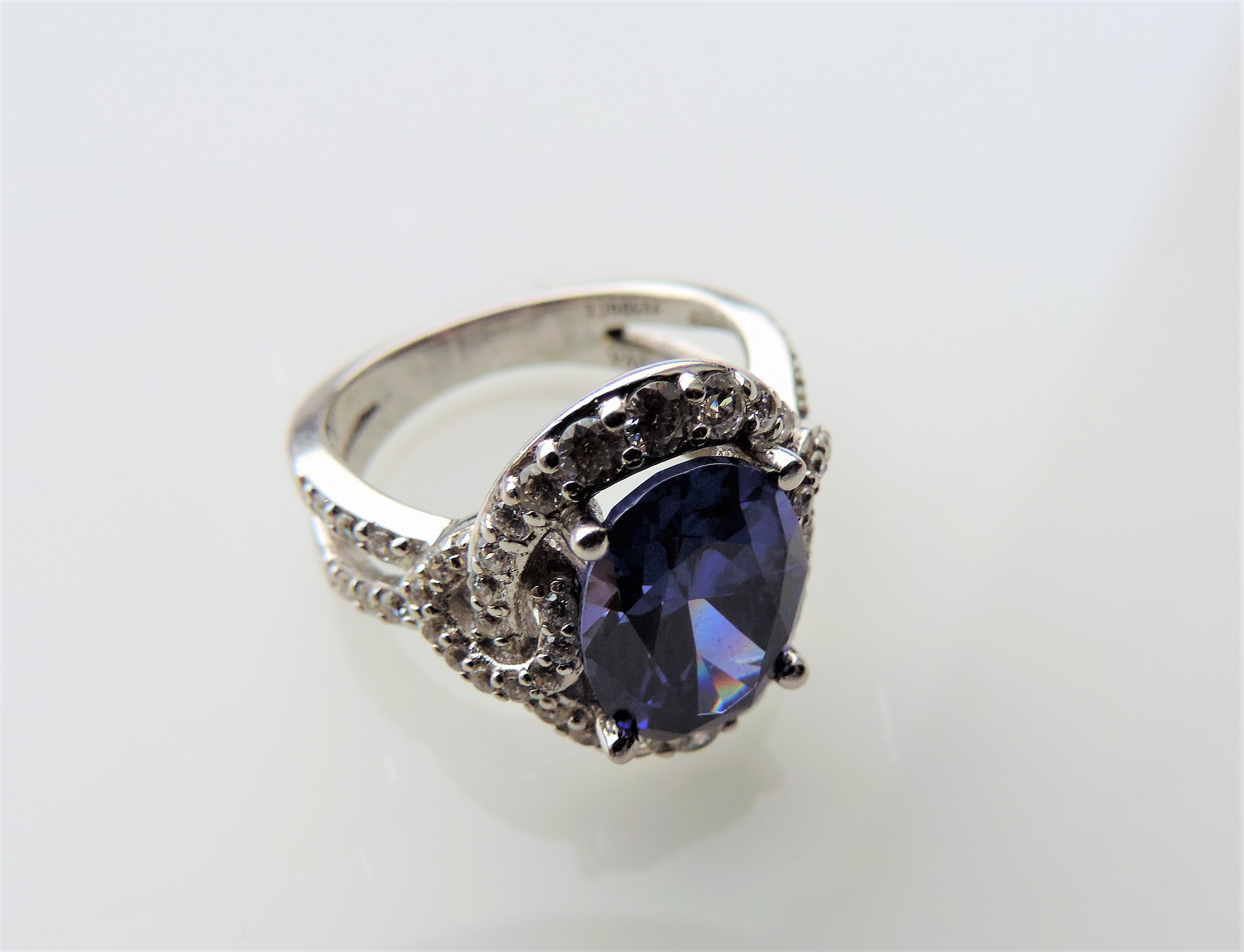 Sterling Silver Tanzanite & Diamonique Ring - Image 4 of 6