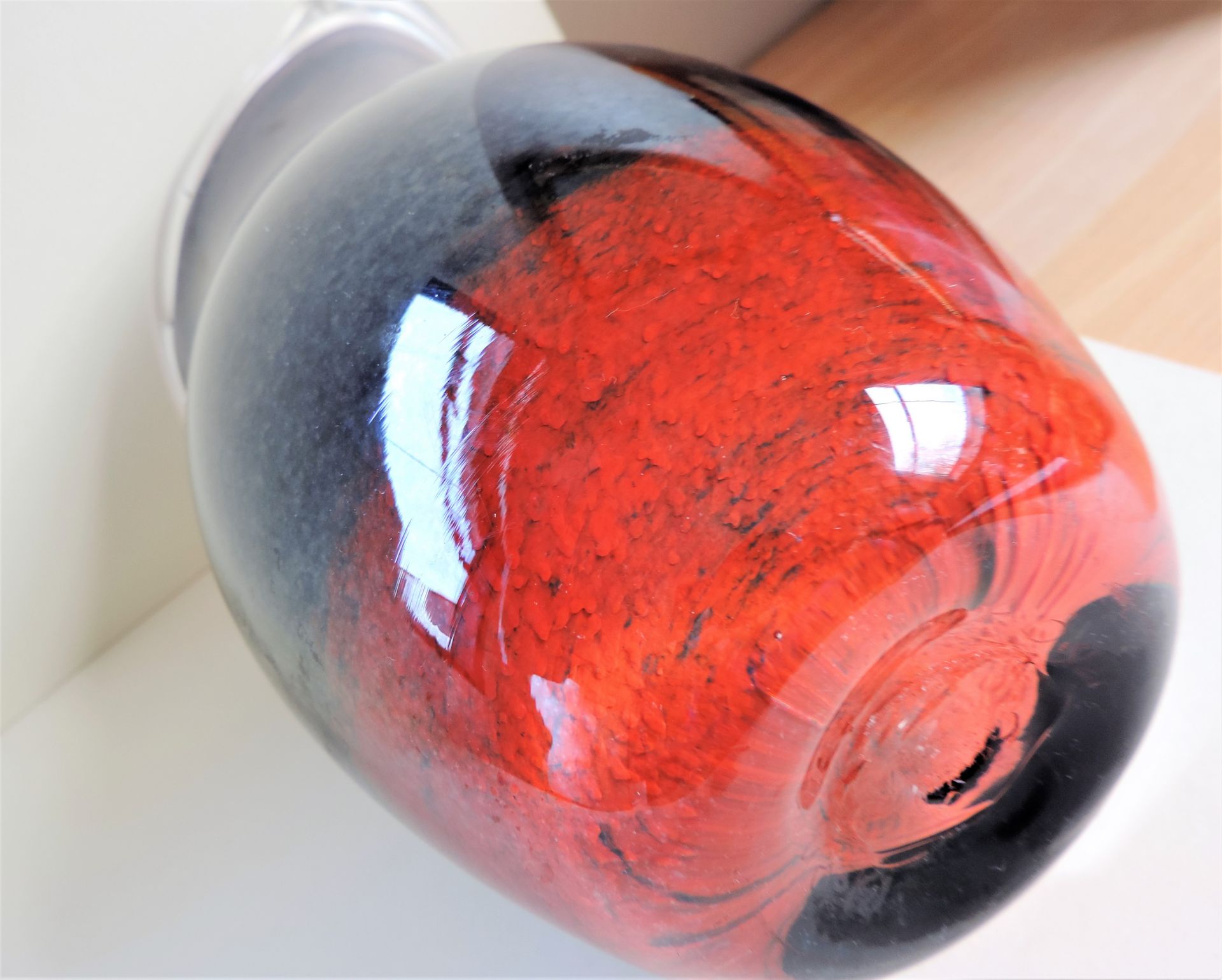 Large Hand Blown Glass Vase by Nick Orsler dated 2005 - Image 6 of 6