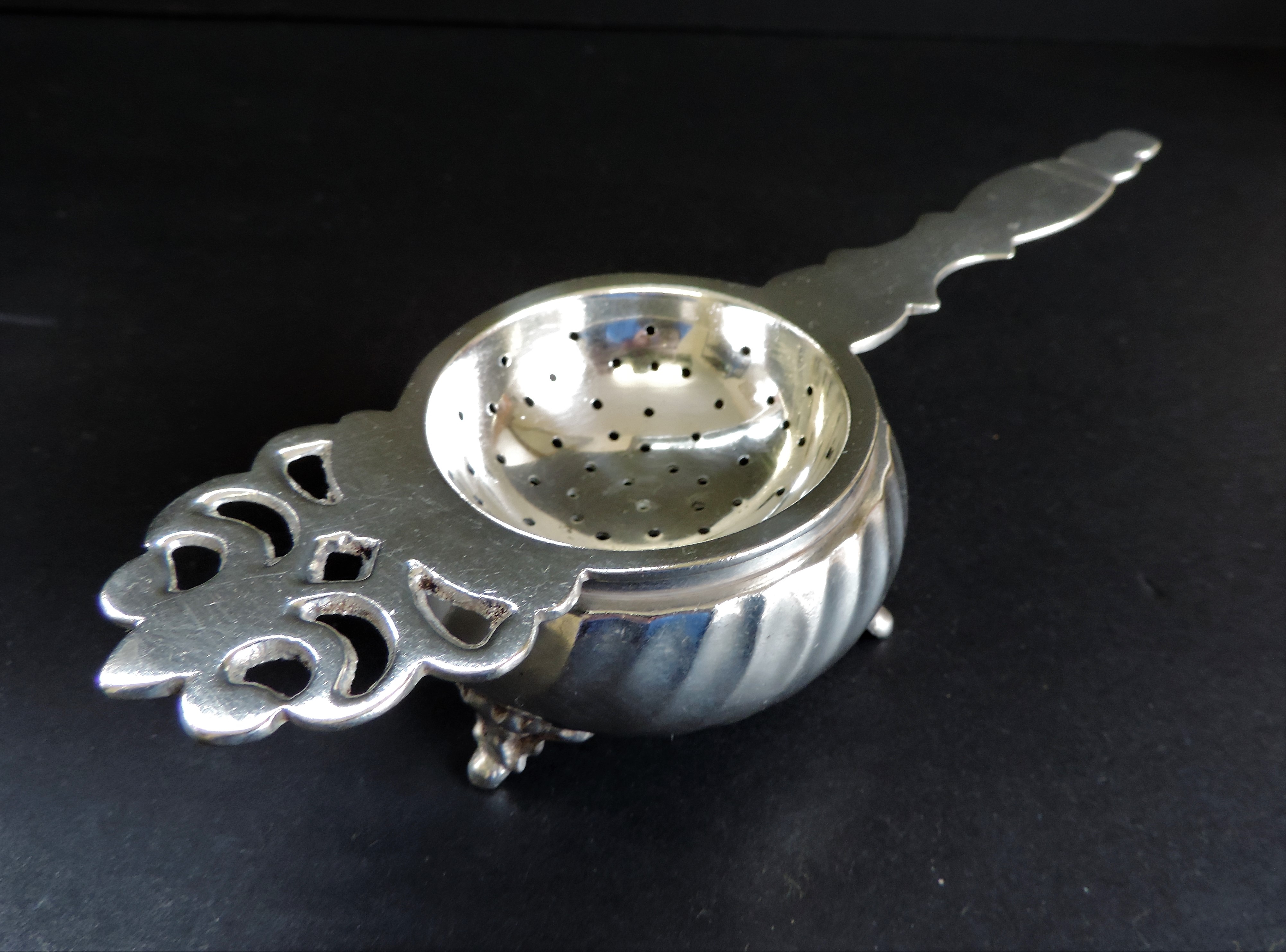 Antique Art Nouveau Silver Plate Tea Strainer - Image 2 of 3