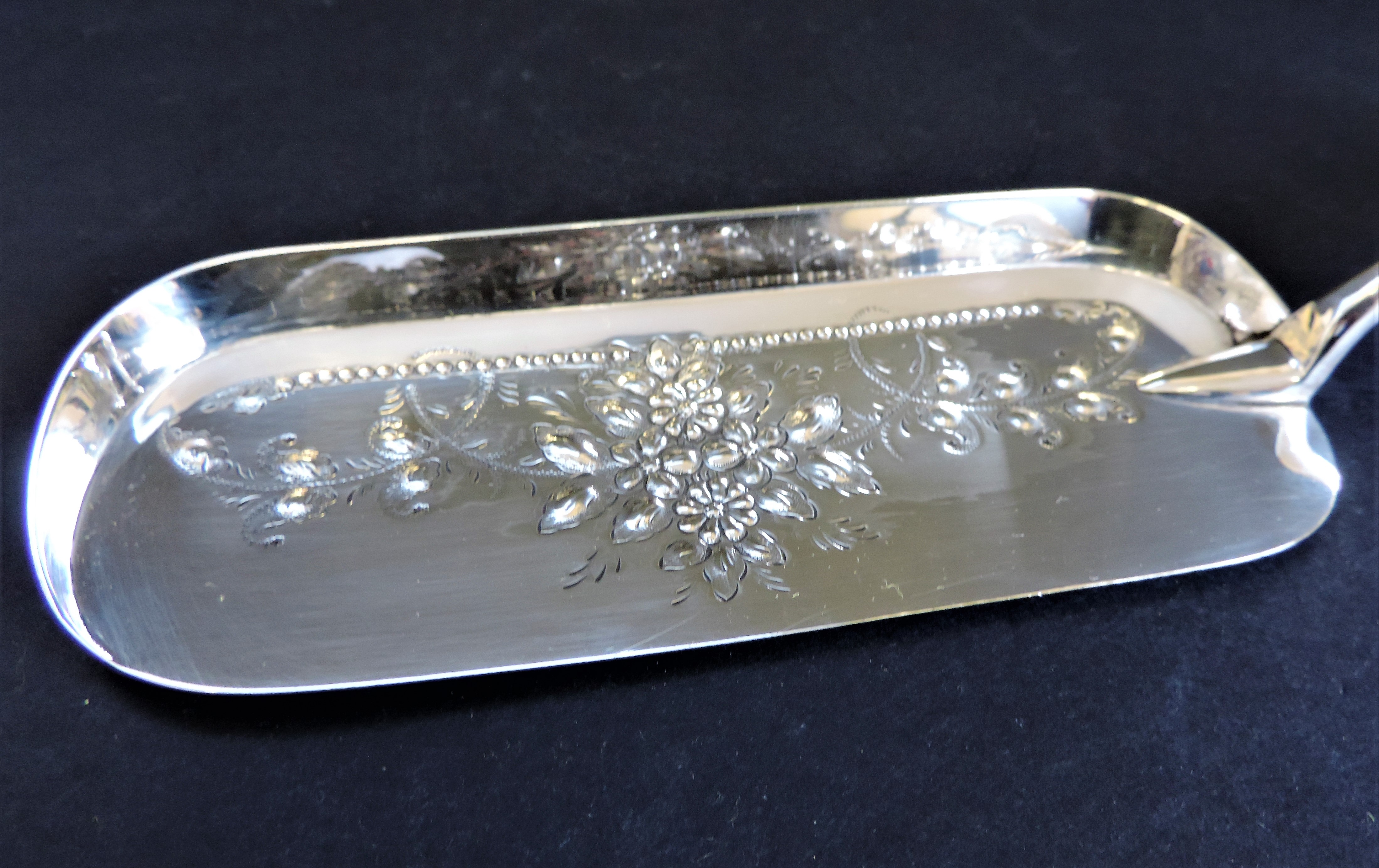Antique Edwardian Silver Plated Crumb Scoop - Image 2 of 4