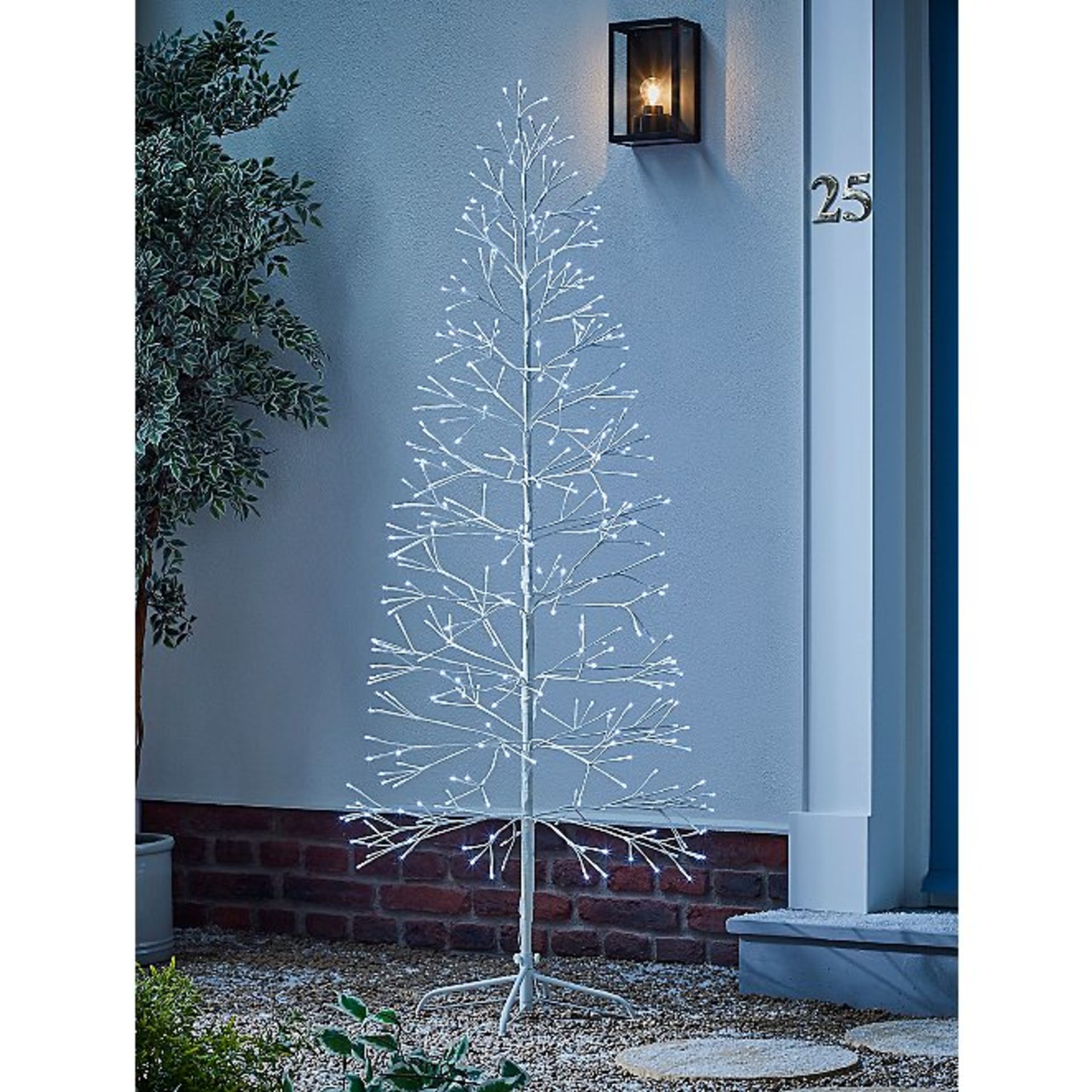 (R15B) Lighting. 2 Items. 1 X Floor Standing White LED Tree & 1 X Wicker Heart Lamp (May Have Undel