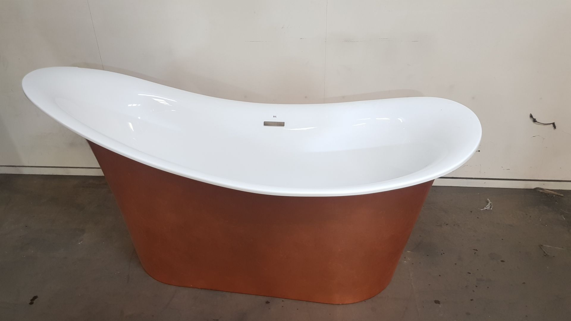 Belle De Louvain Fontana Metallic Effect Freestanding Bath 1800x800mm RRP £1599 (HY425CF06) (Damag - Image 5 of 9