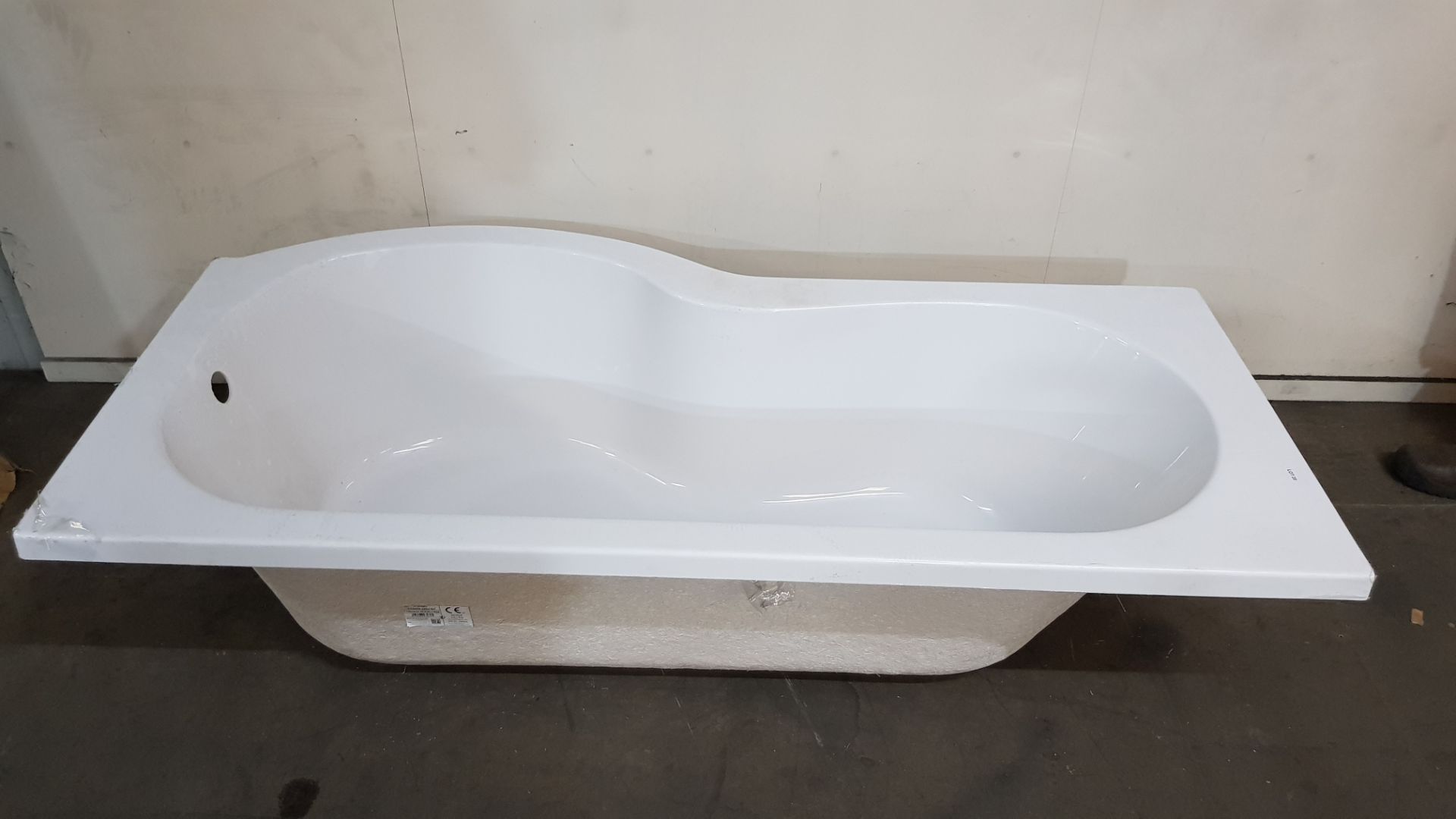 1700x700x850mm RH P Shaped Shower Bath With Front Panel - Image 7 of 8