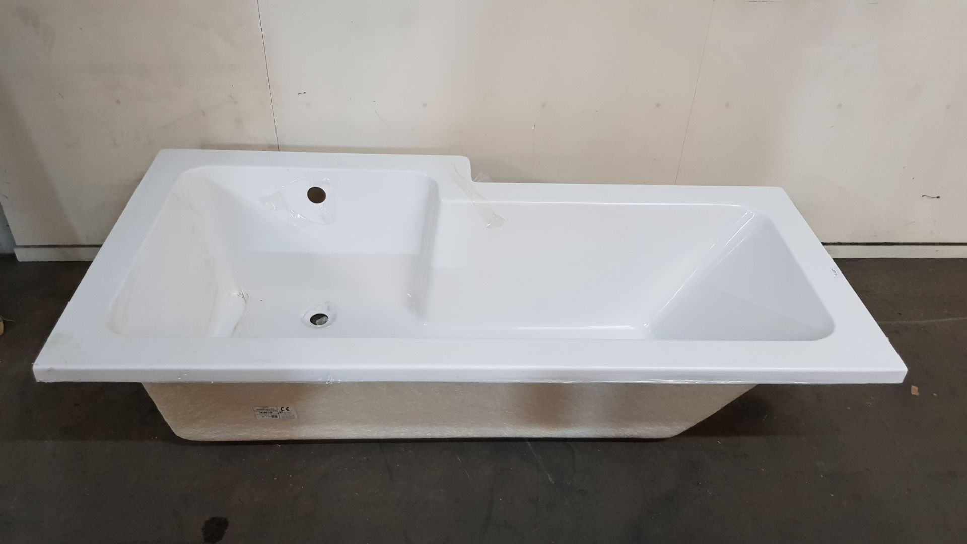 1700x700x850mm RH Square Shower Bath - Image 4 of 4