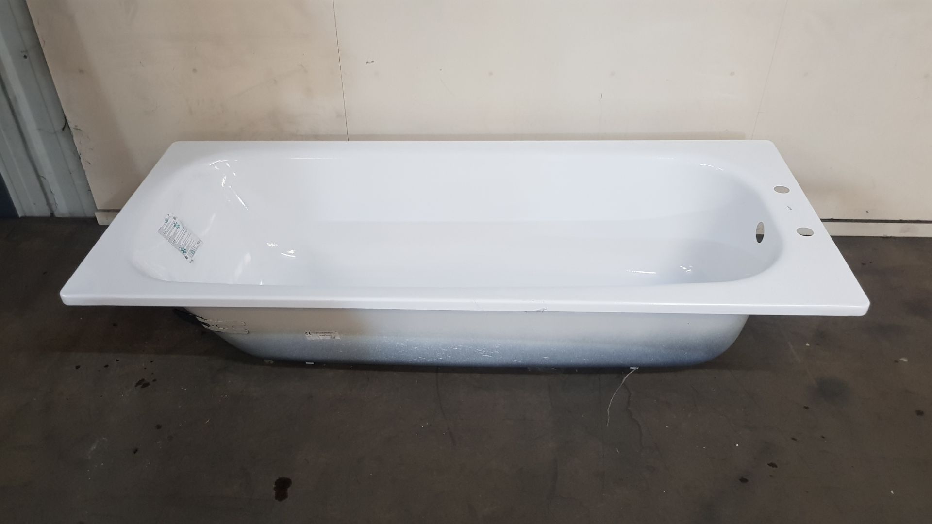 1700x700mm Single Ended Vitreous Enamel Pressed Steel Bath - Image 6 of 6